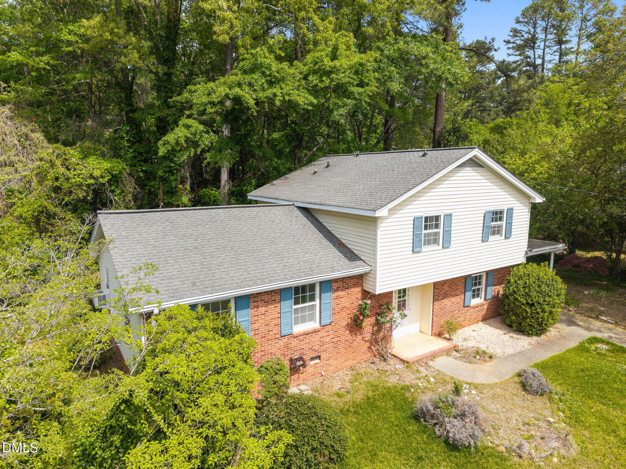2204 Hillock Drive