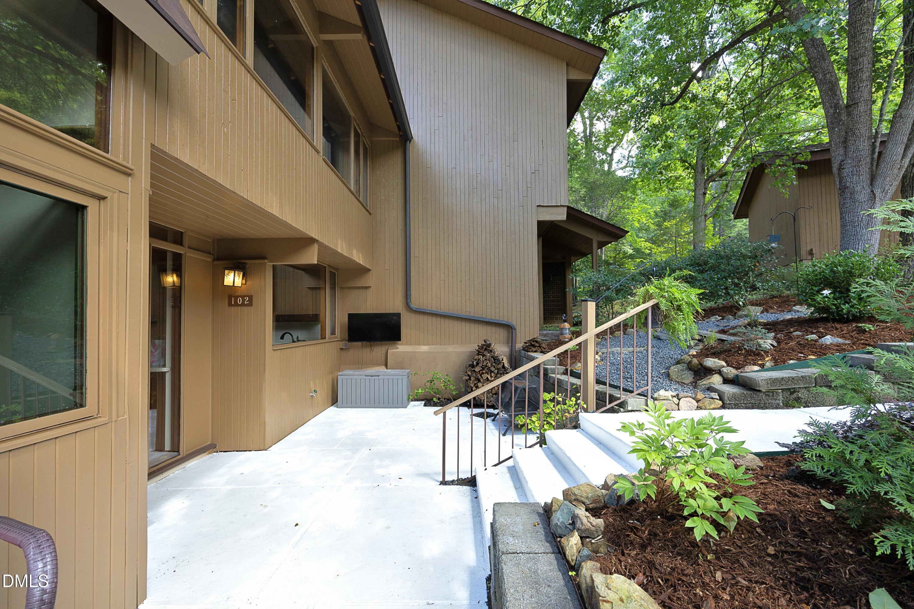 102 Arbutus Place
