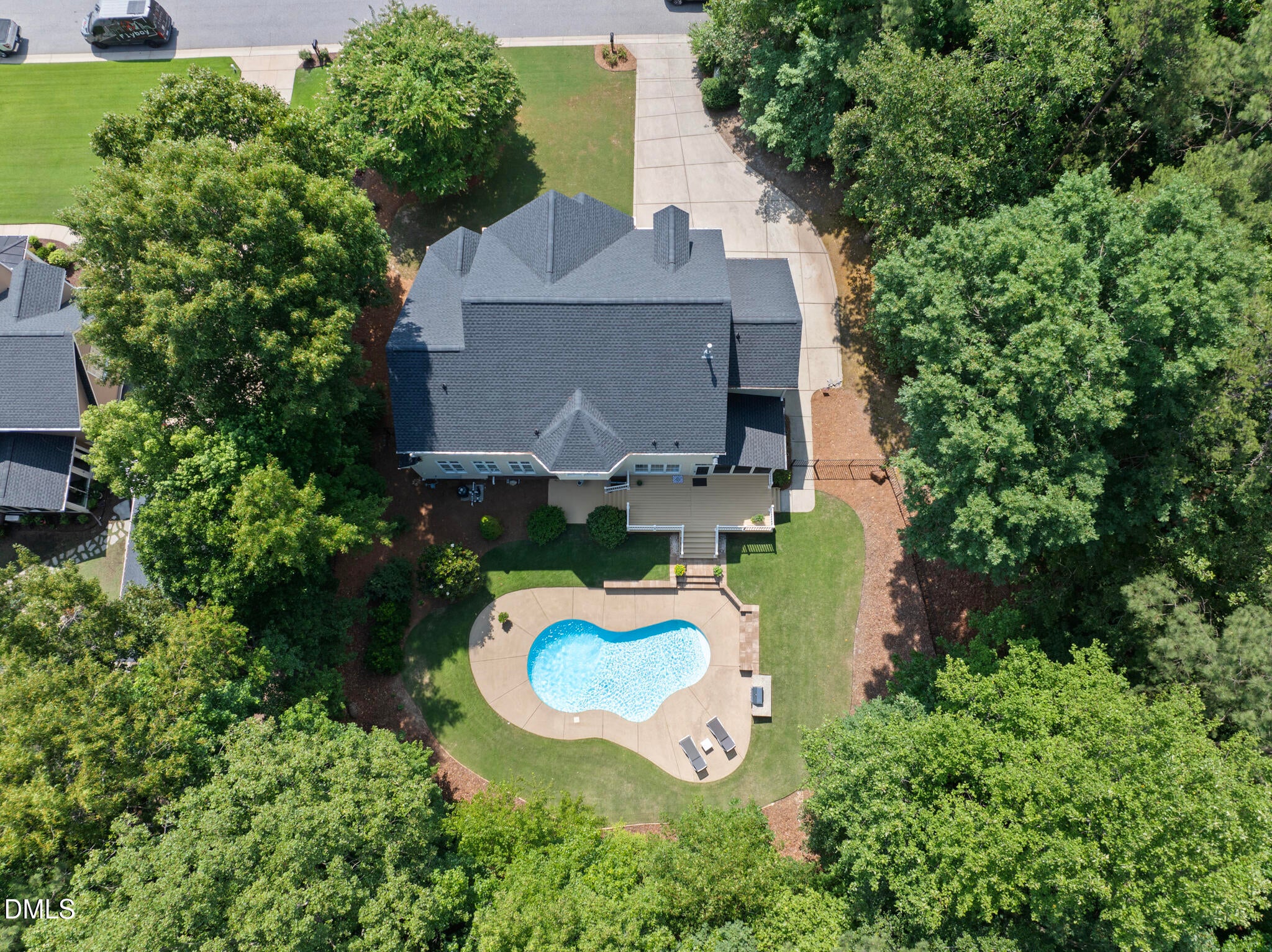 212 Middlecrest Way