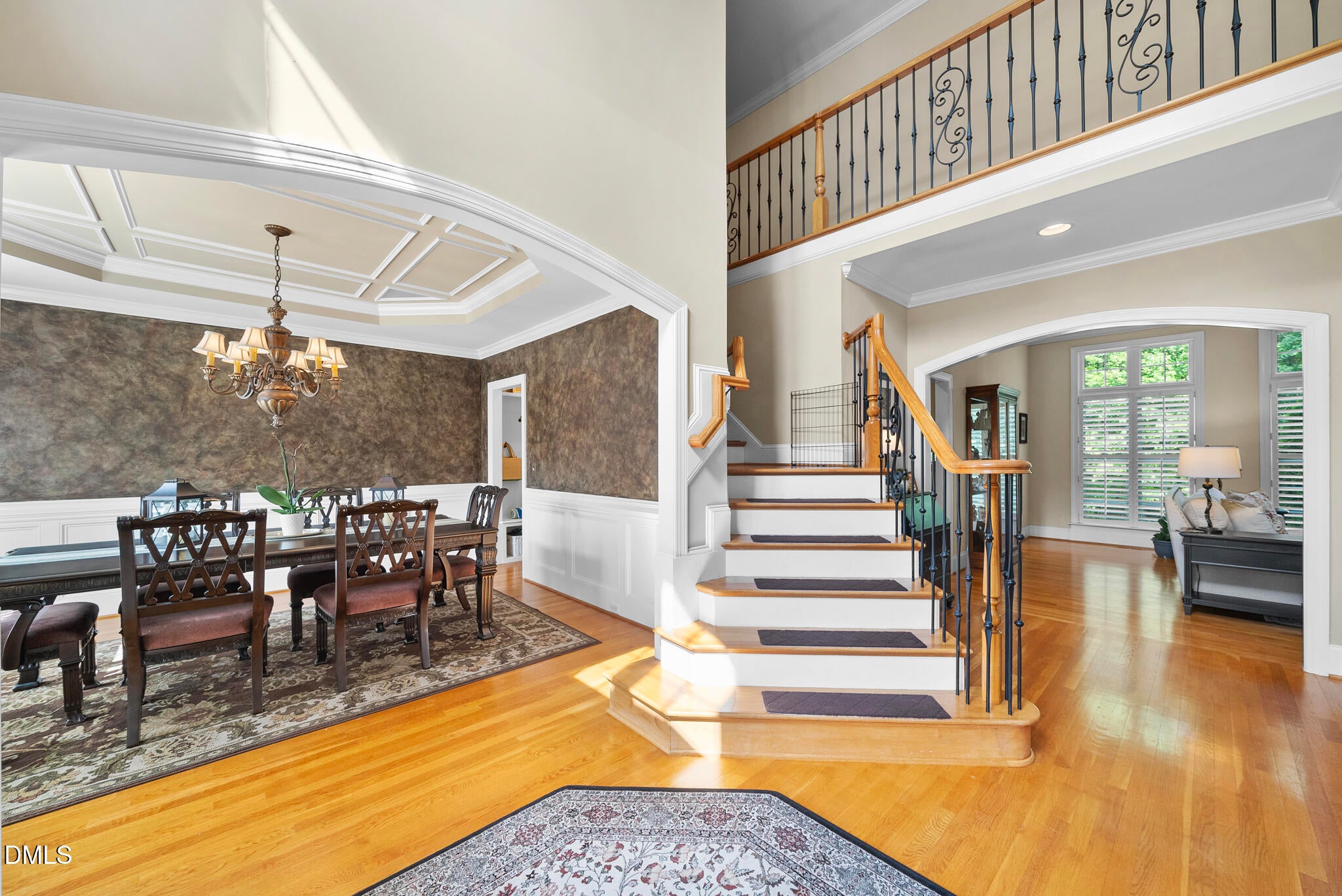 212 Middlecrest Way