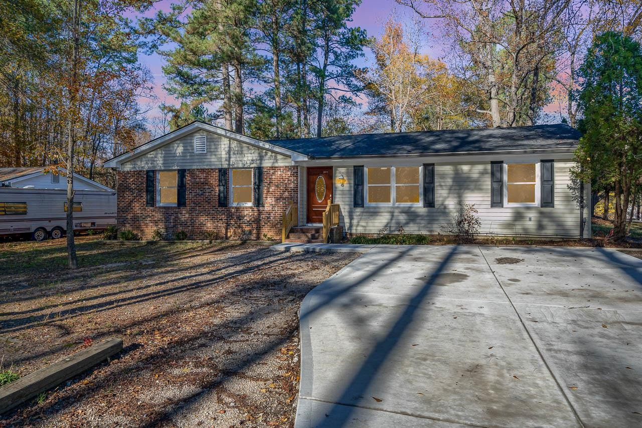 5917 Meadowlark Lane