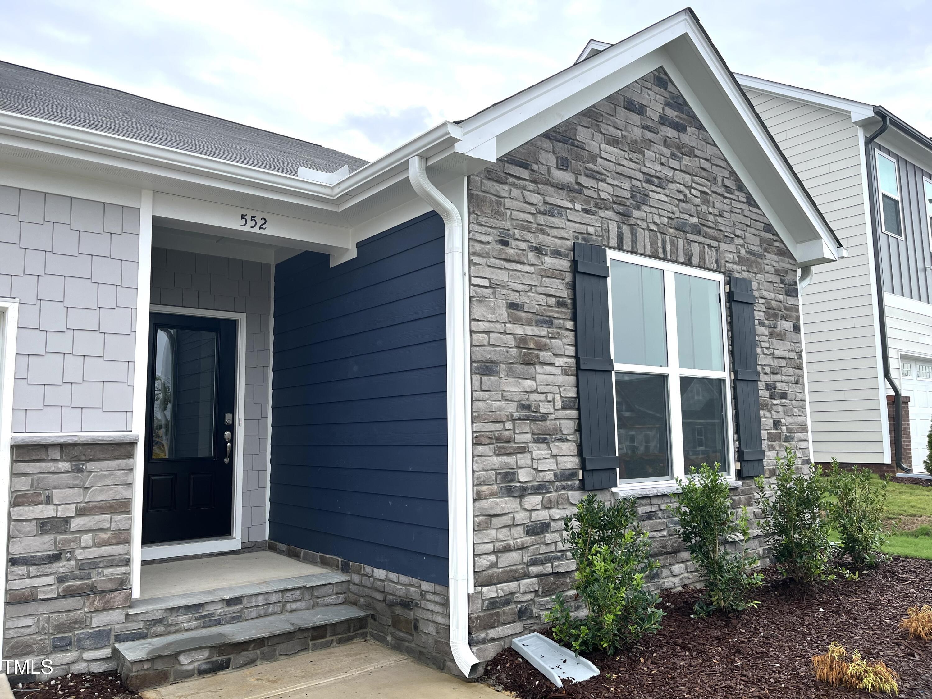 552 Lemon Daisy Lane