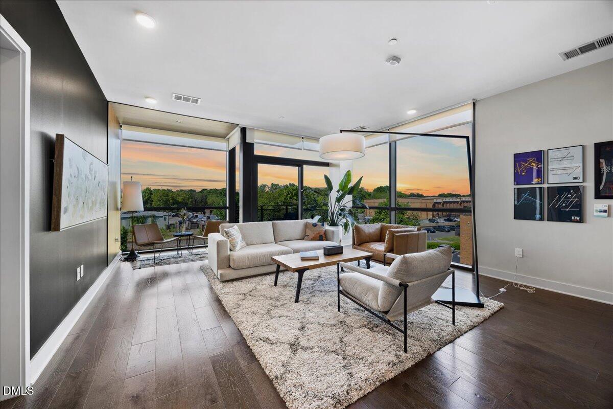 1105 W Main Street Unit 406