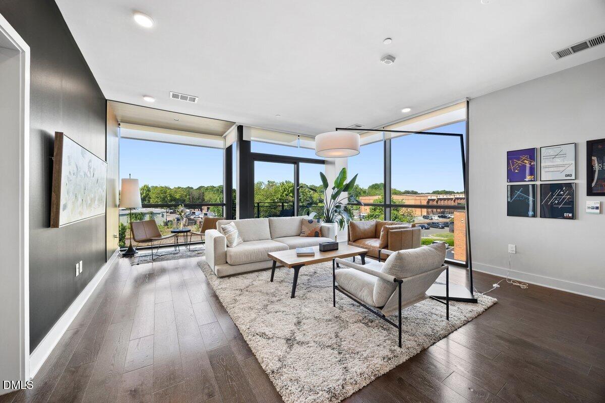 1105 W Main Street Unit 406