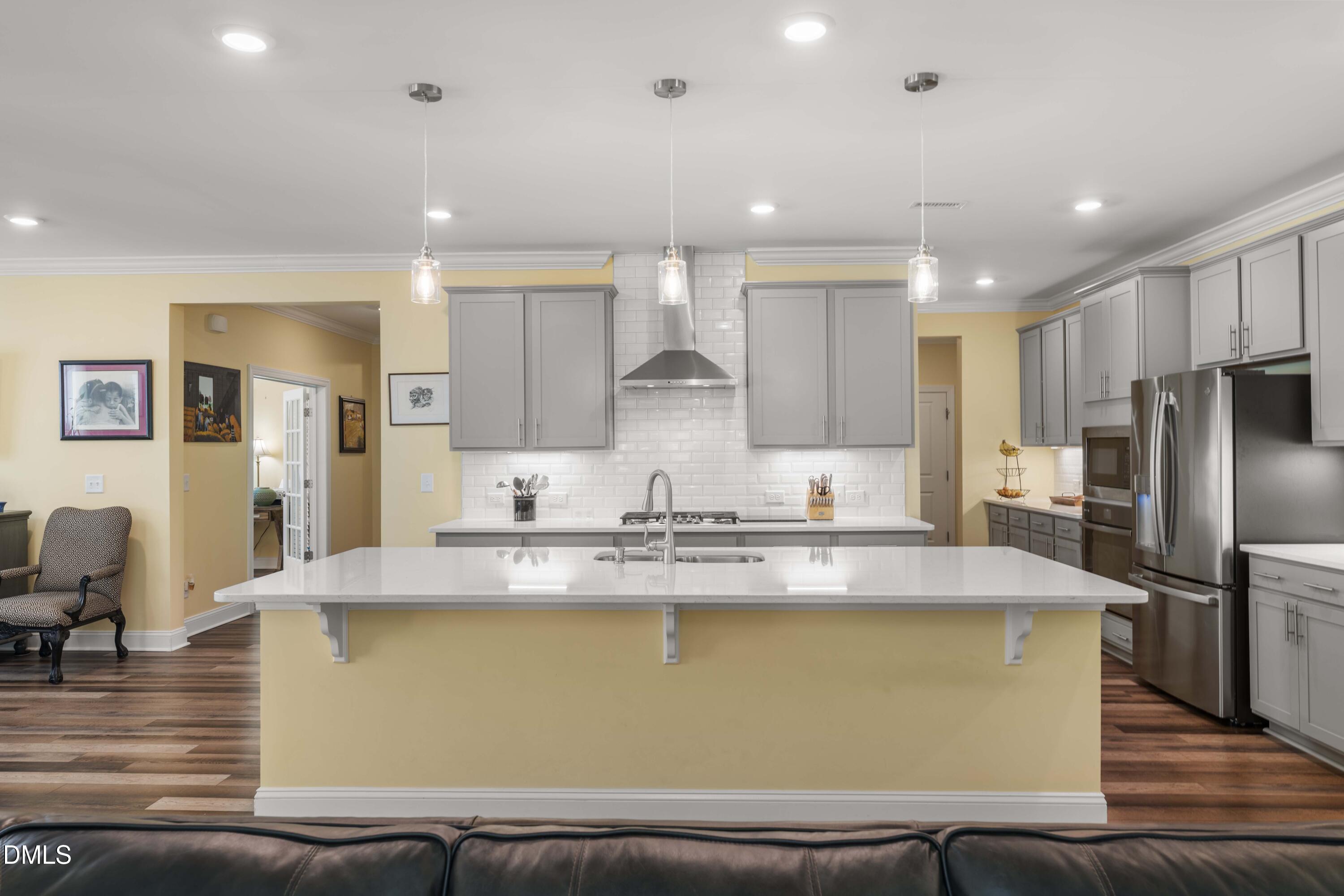 150 English Violet Lane