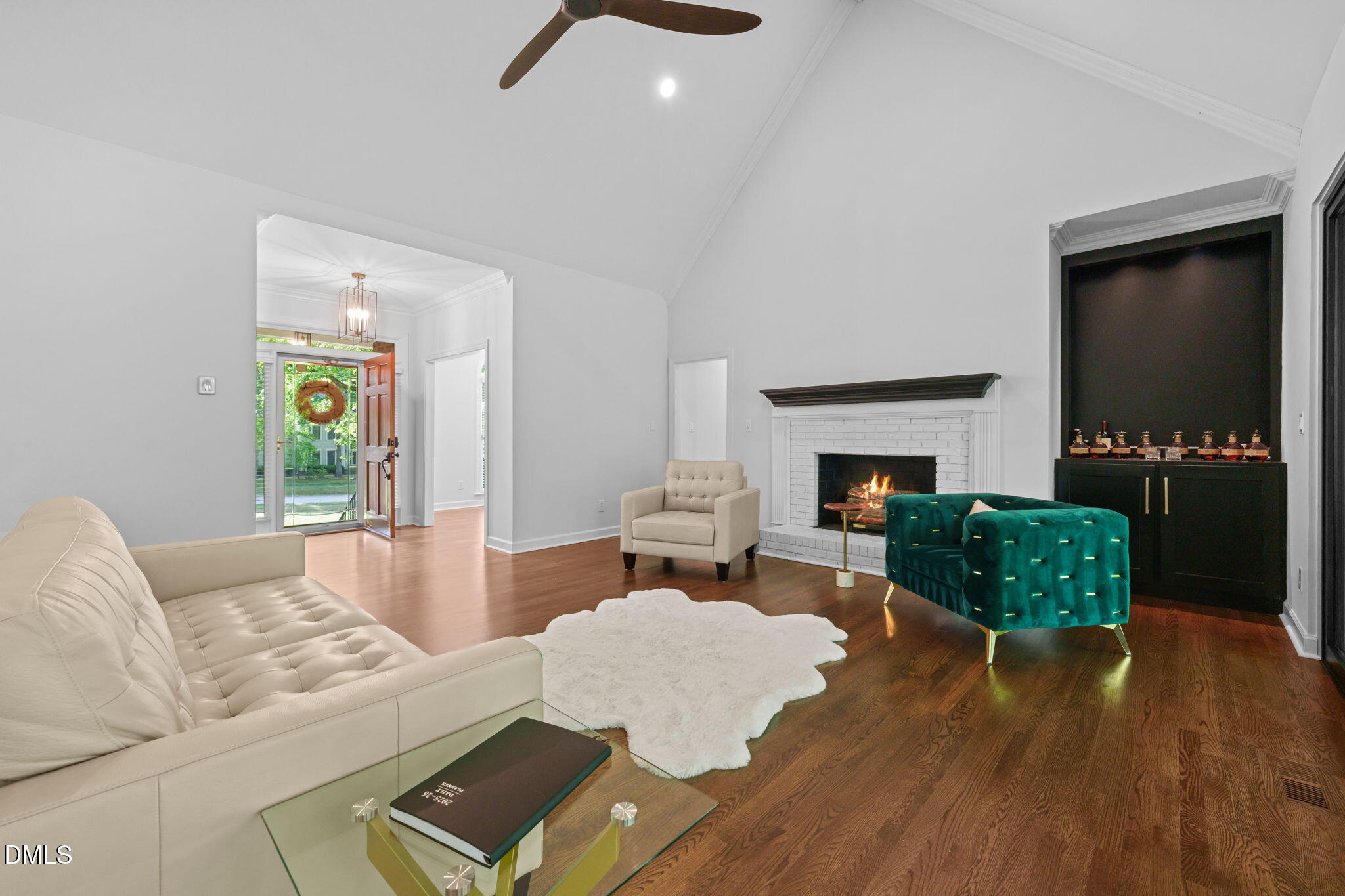 1409 Kings Branch Way