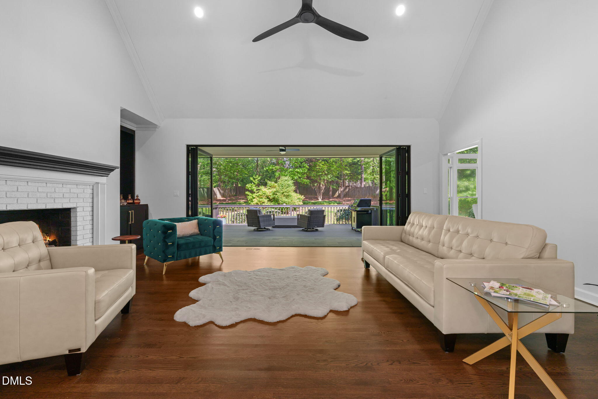 1409 Kings Branch Way