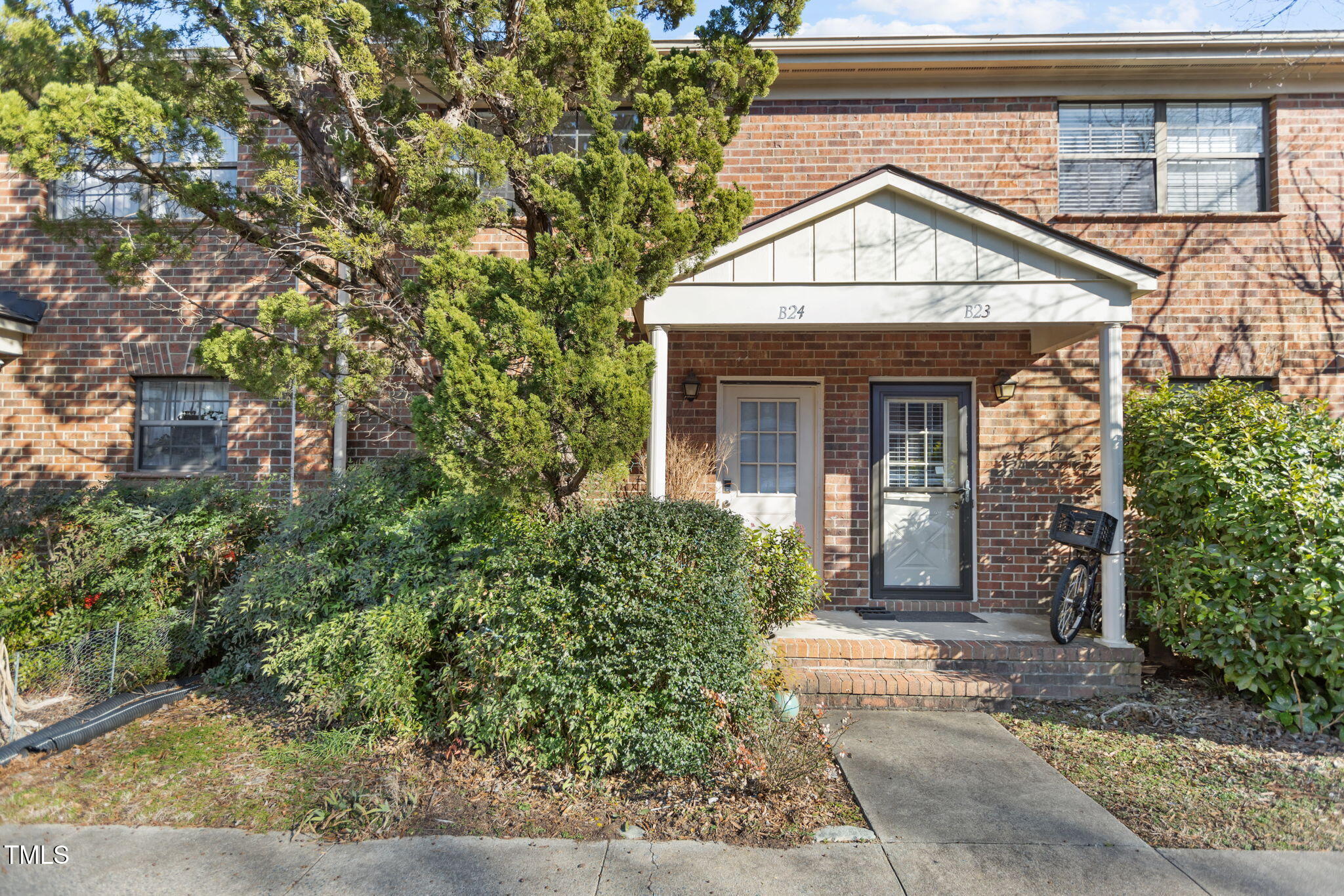 105 Fidelity Street B24