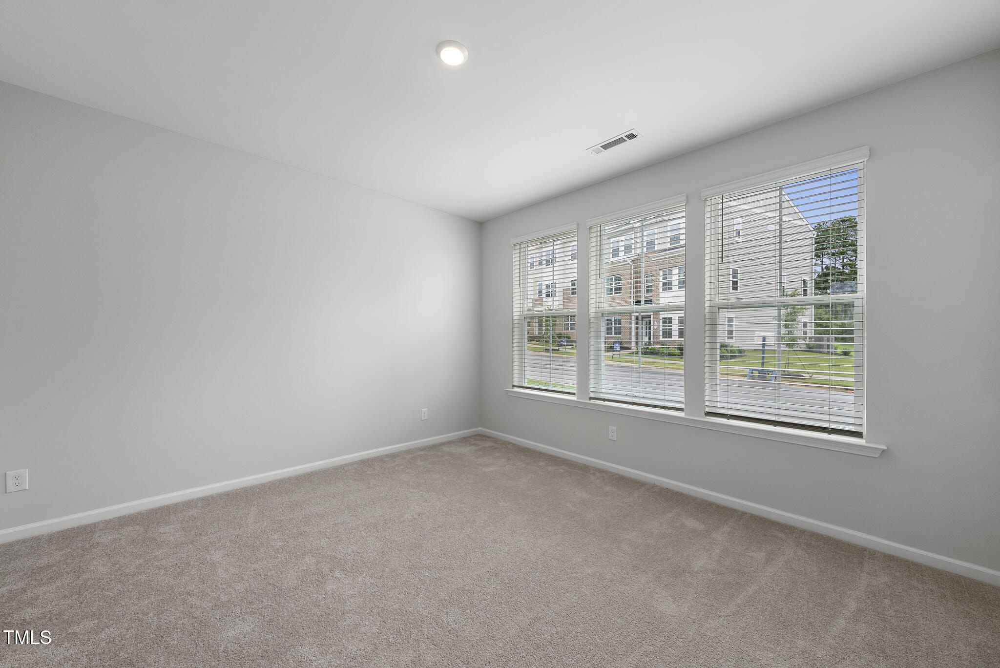 323 Chesapeake Commons Street 104