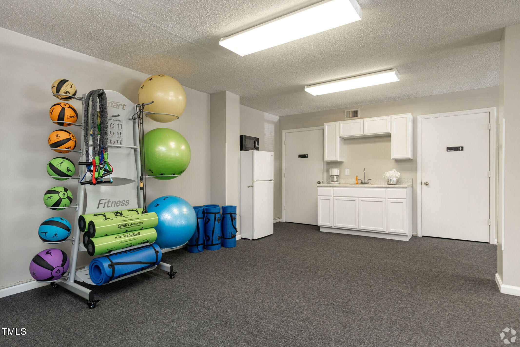 Hillsborough, North Carolina 27278, United States, 3 Bedrooms Bedrooms, ,1 BathroomBathrooms,Residential,Active,97181