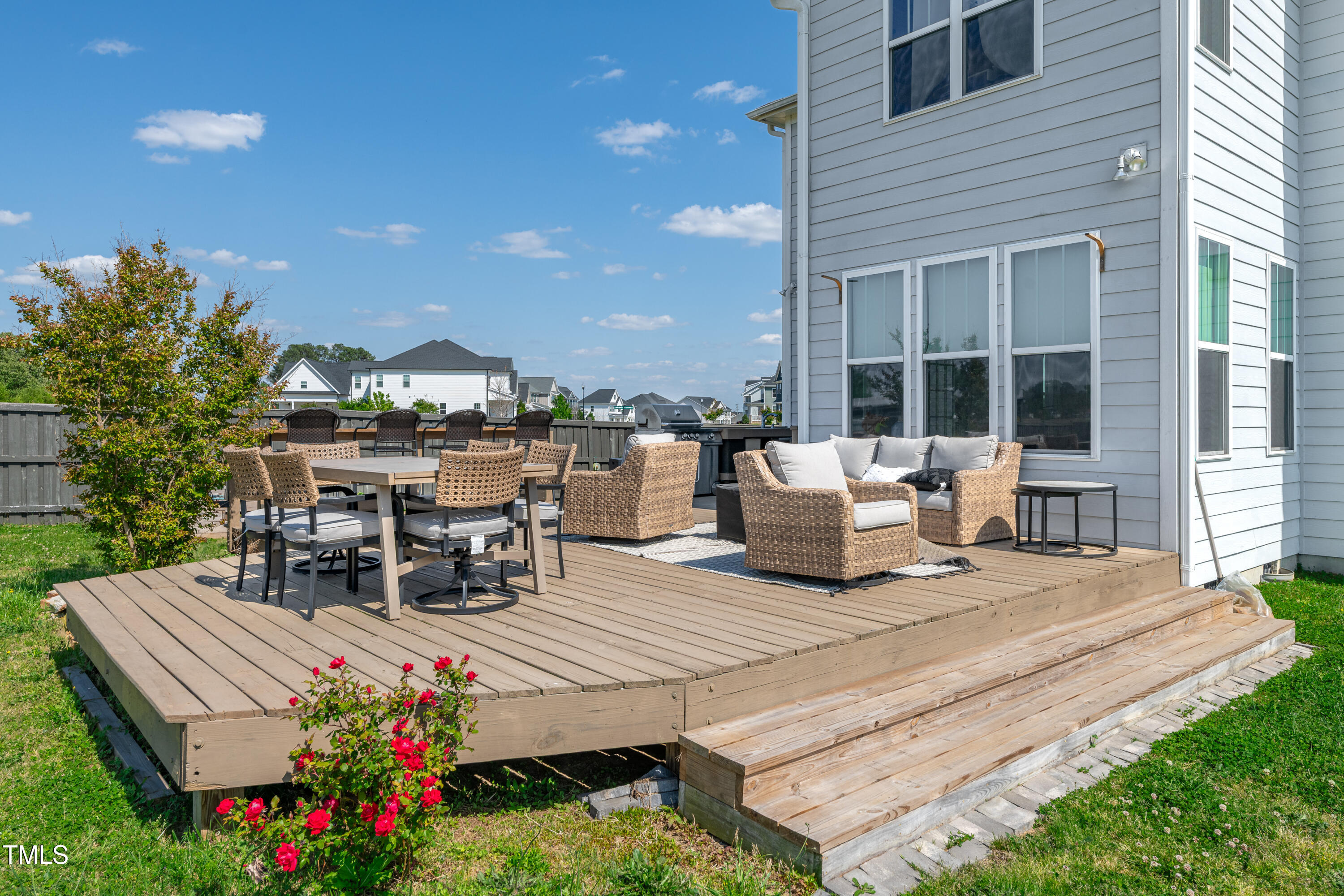 147 E Wellesley Drive