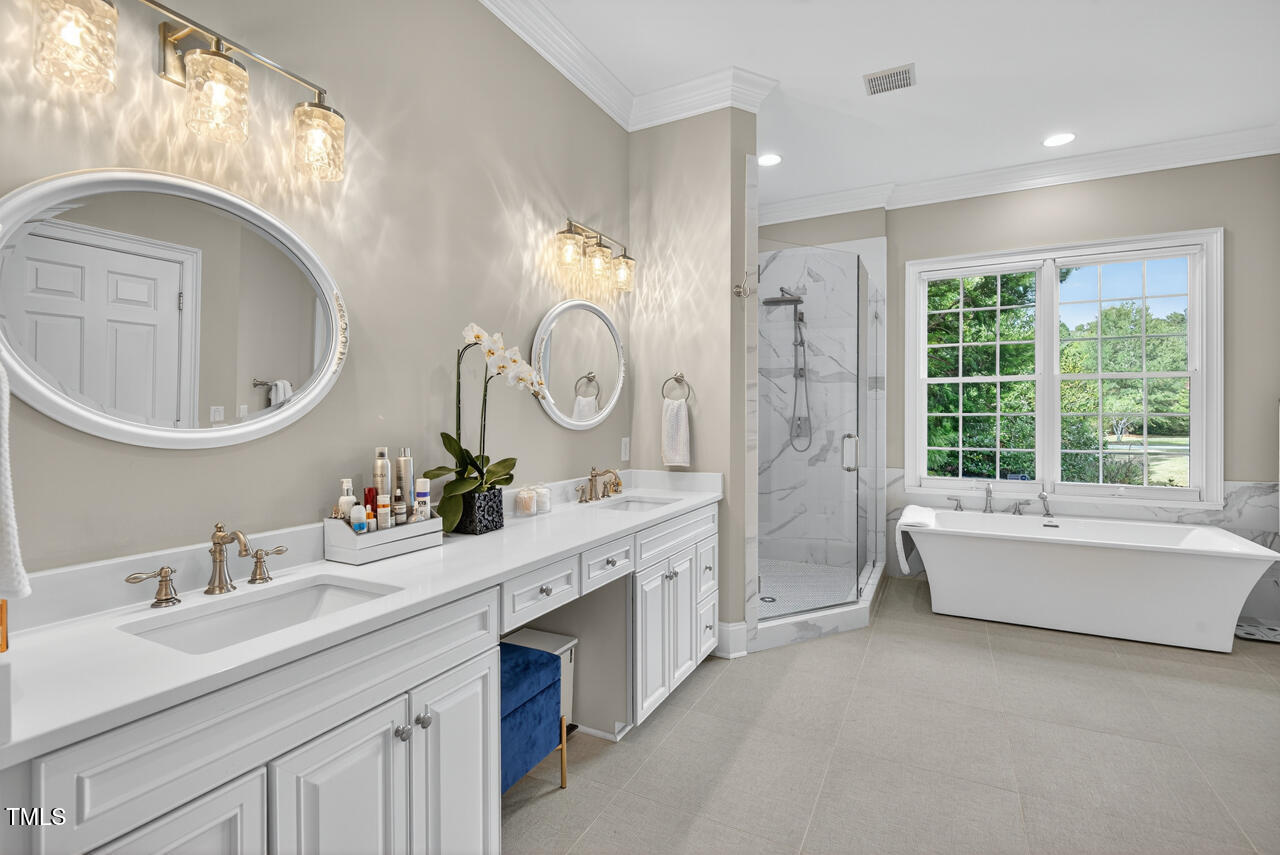 Durham, North Carolina 27713, United States, 5 Bedrooms Bedrooms, ,3 BathroomsBathrooms,Residential,Pending,208996