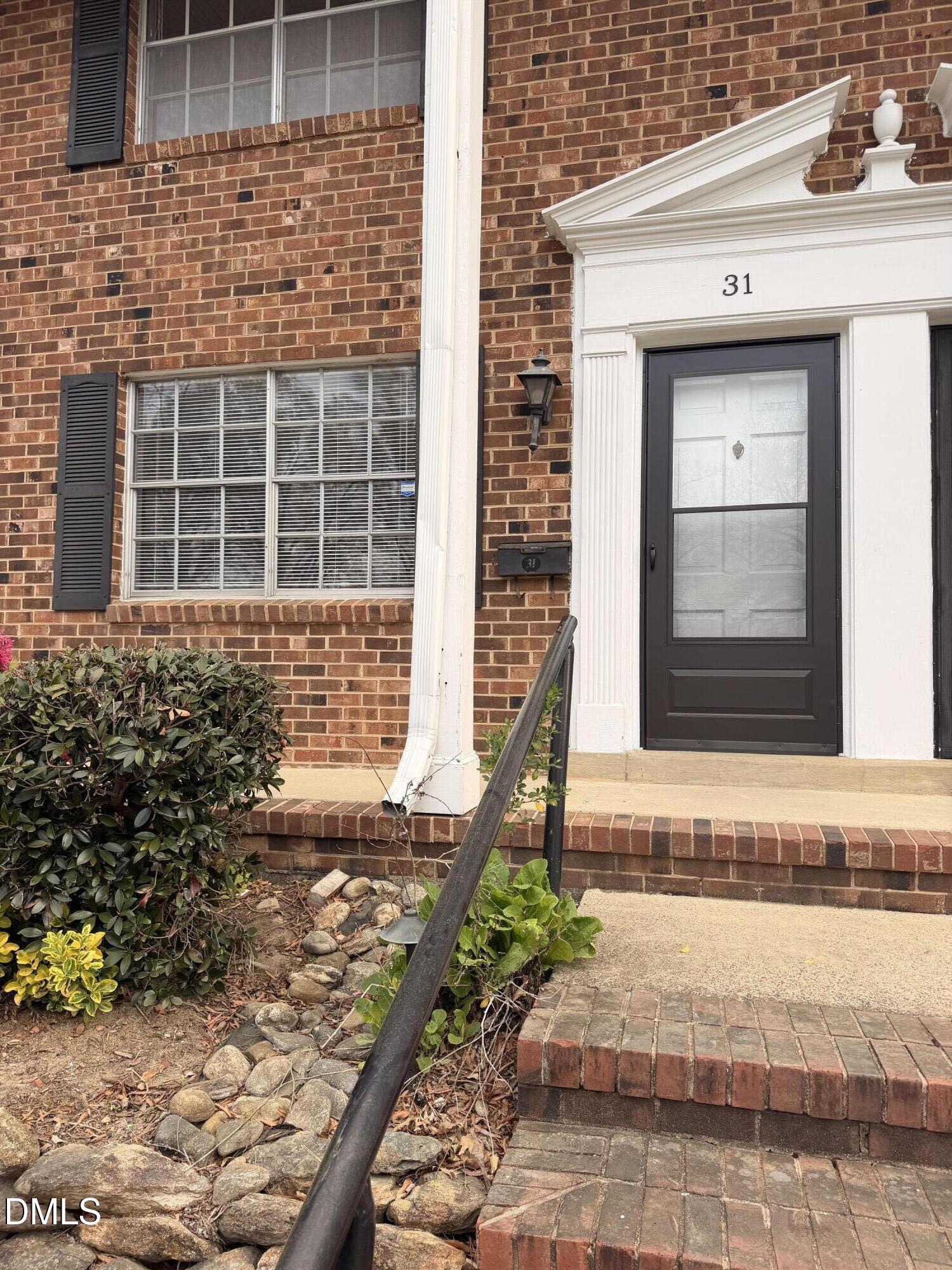 1002 Willow Drive Apt 31