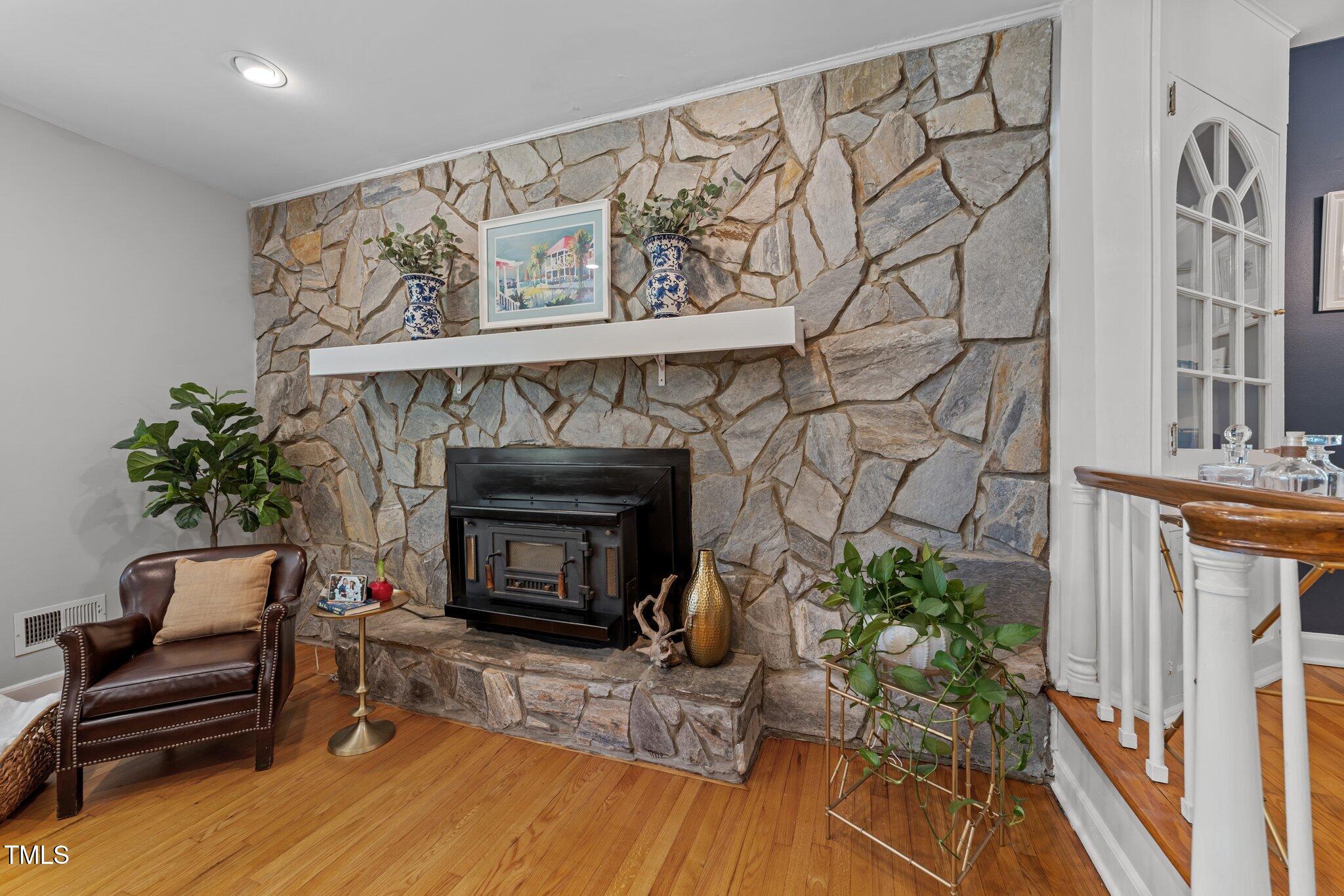 305 Clarendon Crescent