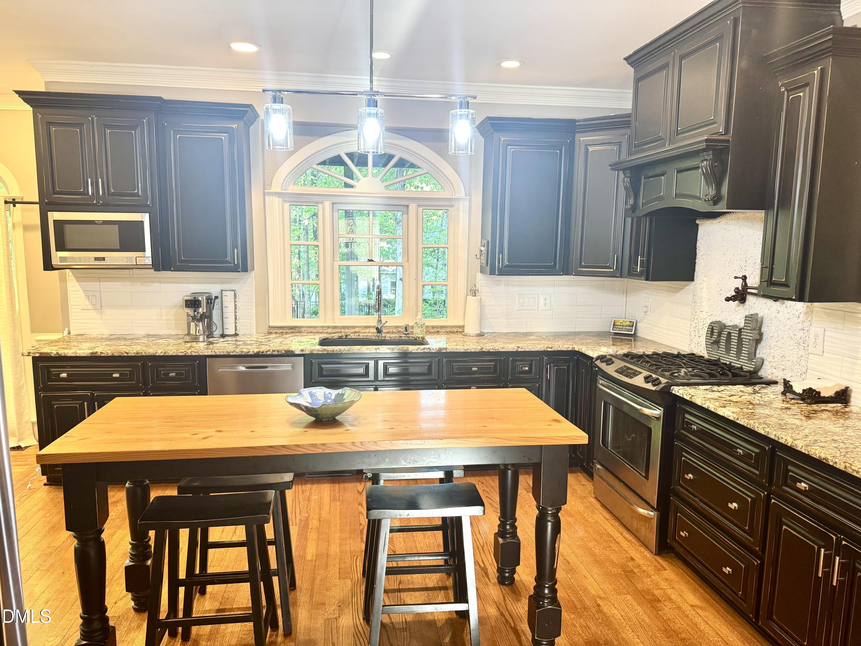 104 Flying Hills Circle