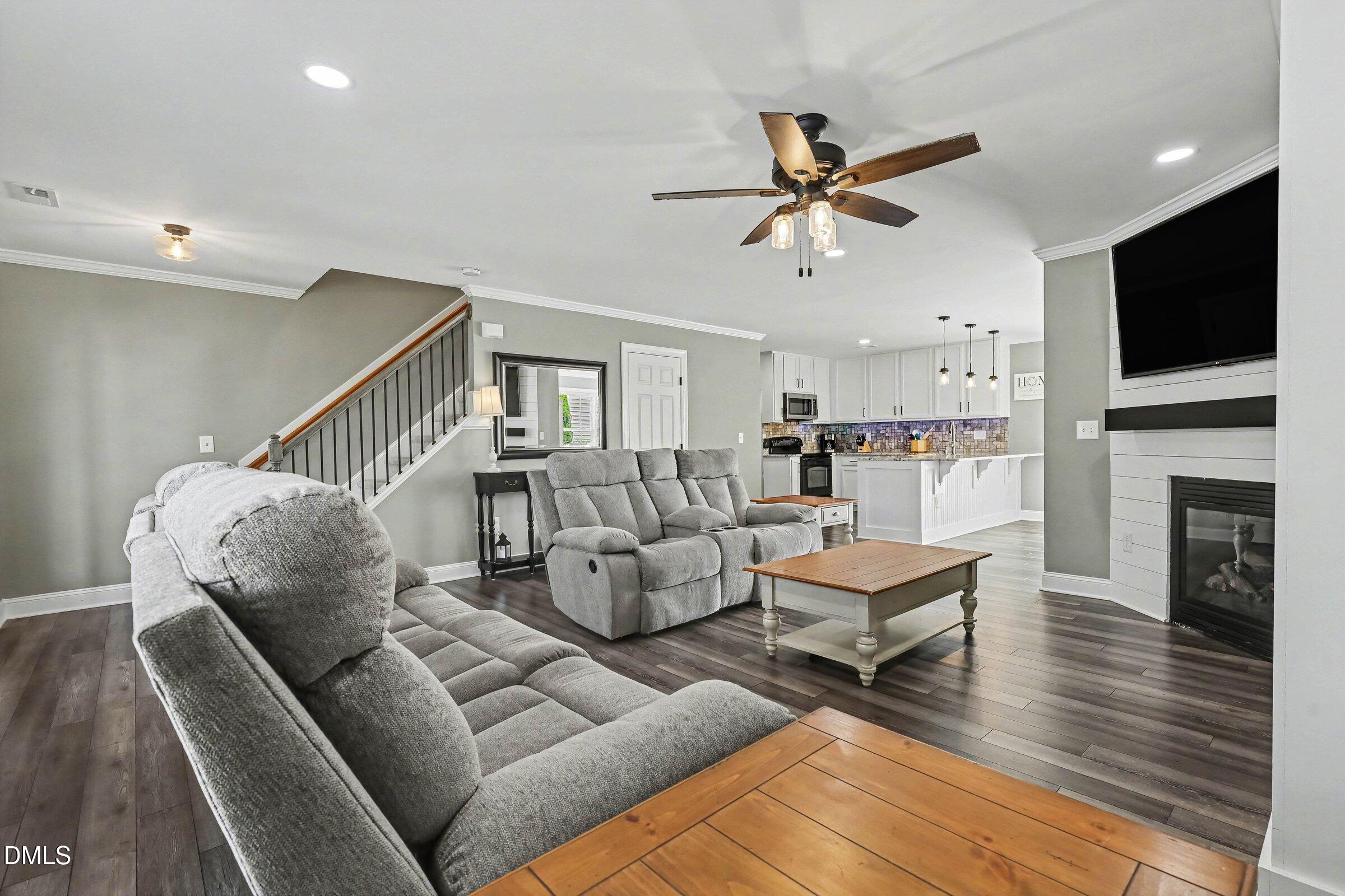 925 Ribbonleaf Lane