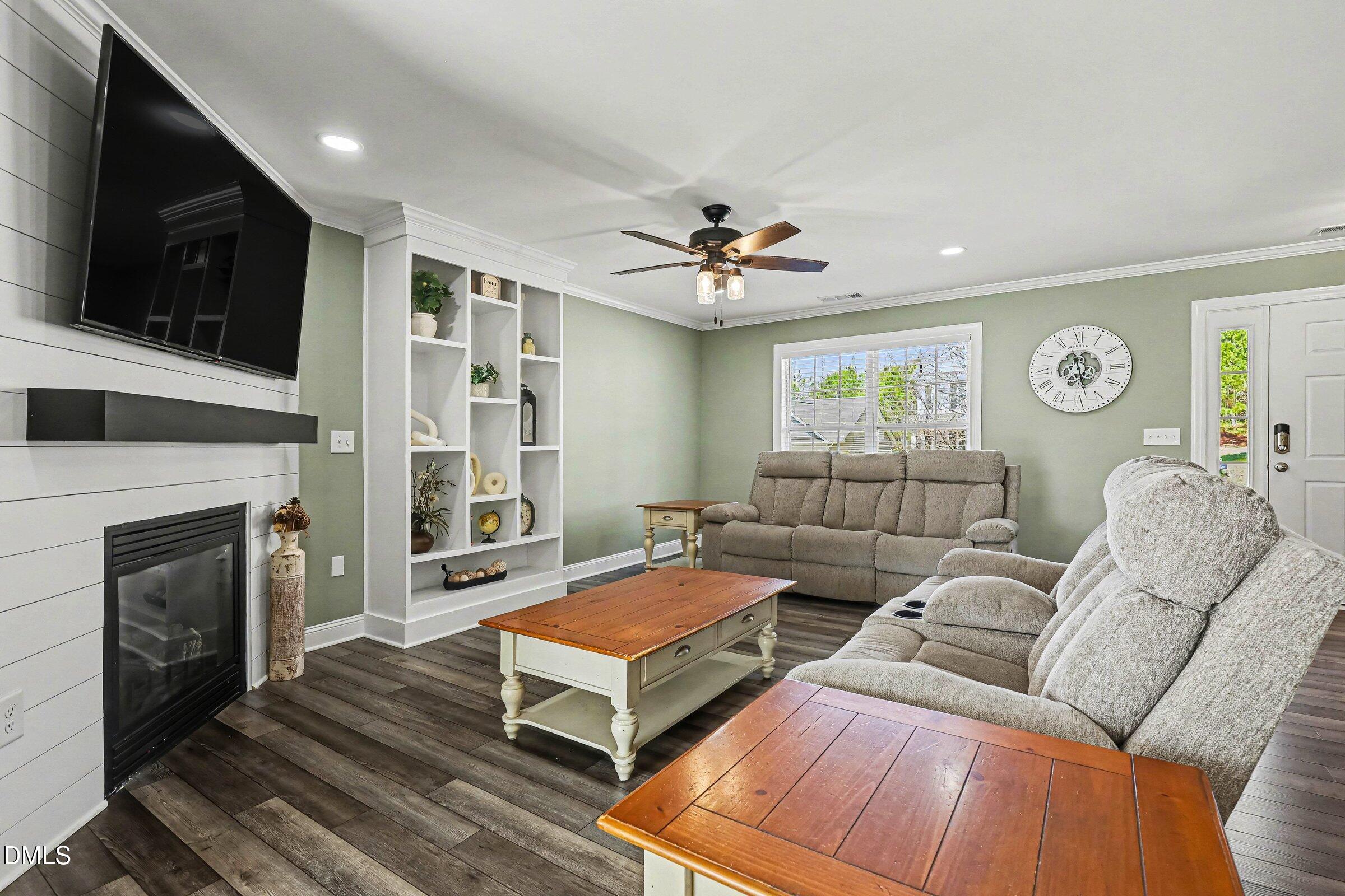 925 Ribbonleaf Lane