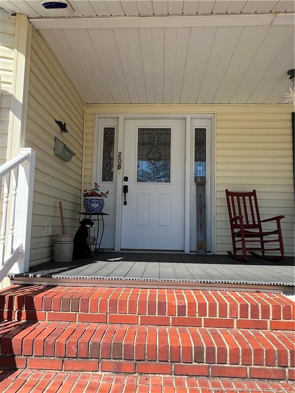 208 W Thompson Street