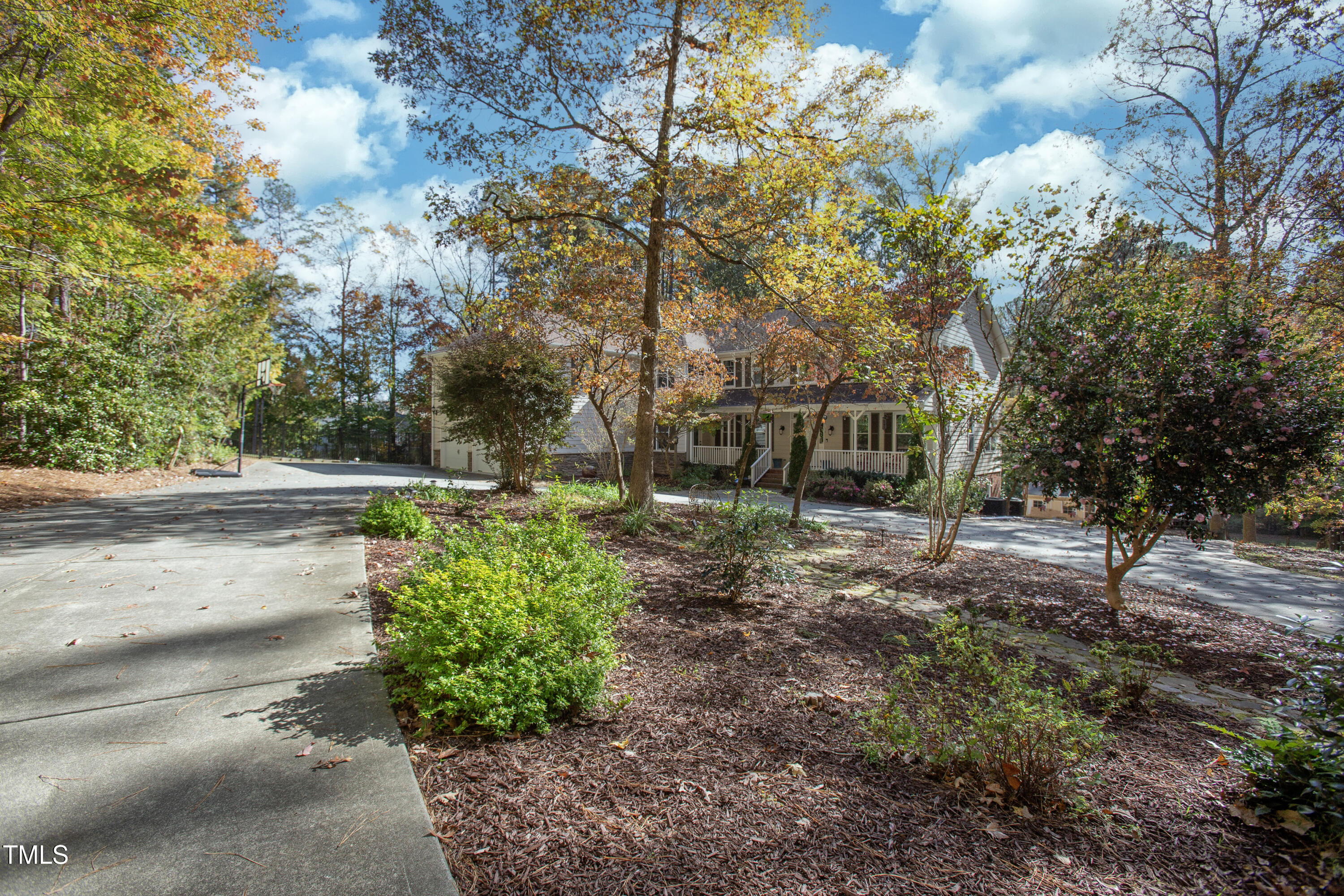 10004 Liana Lane