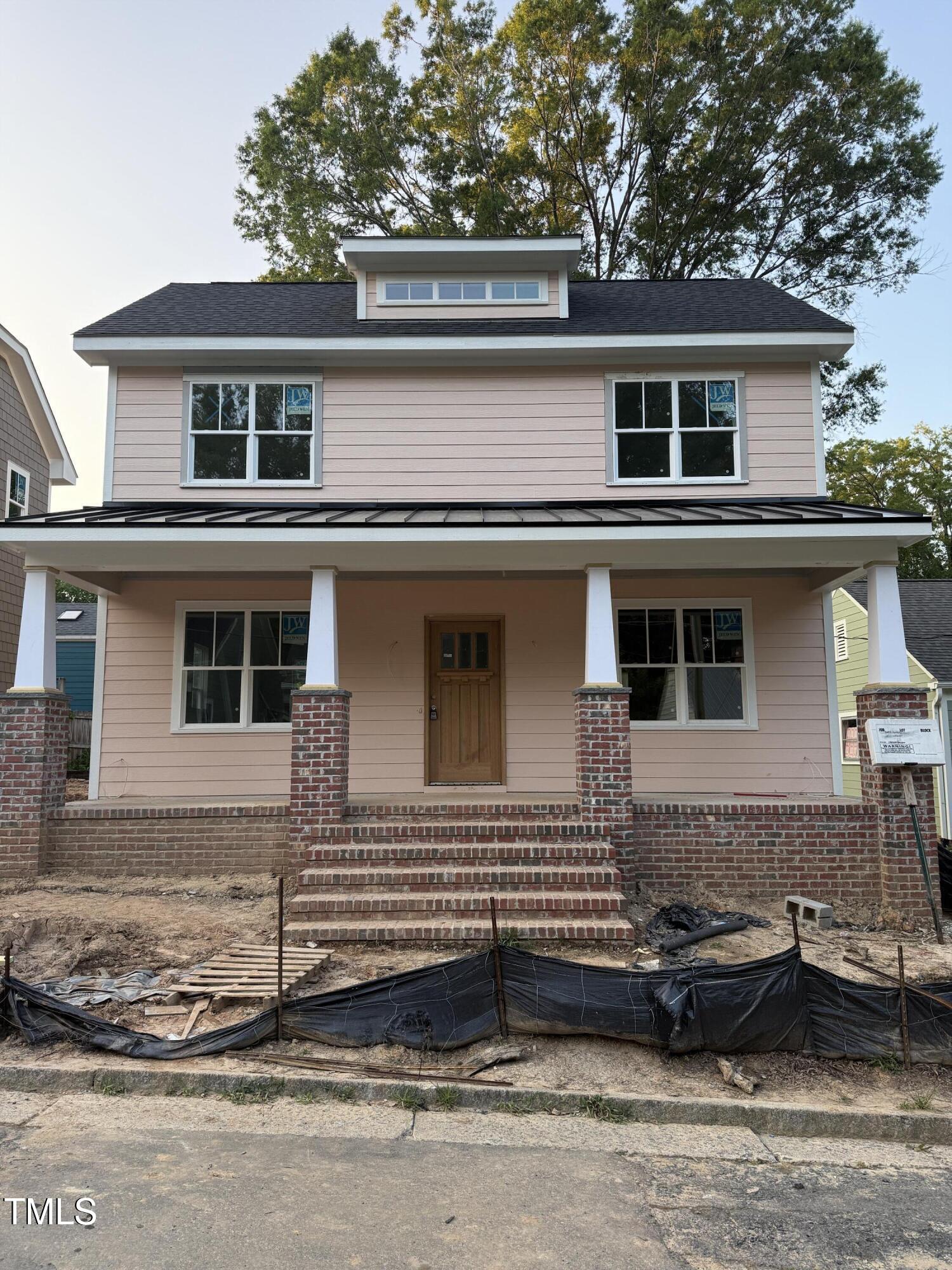 Durham, North Carolina 27705, United States, 2 Bedrooms Bedrooms, ,3 BathroomsBathrooms,Residential,Pending,166320