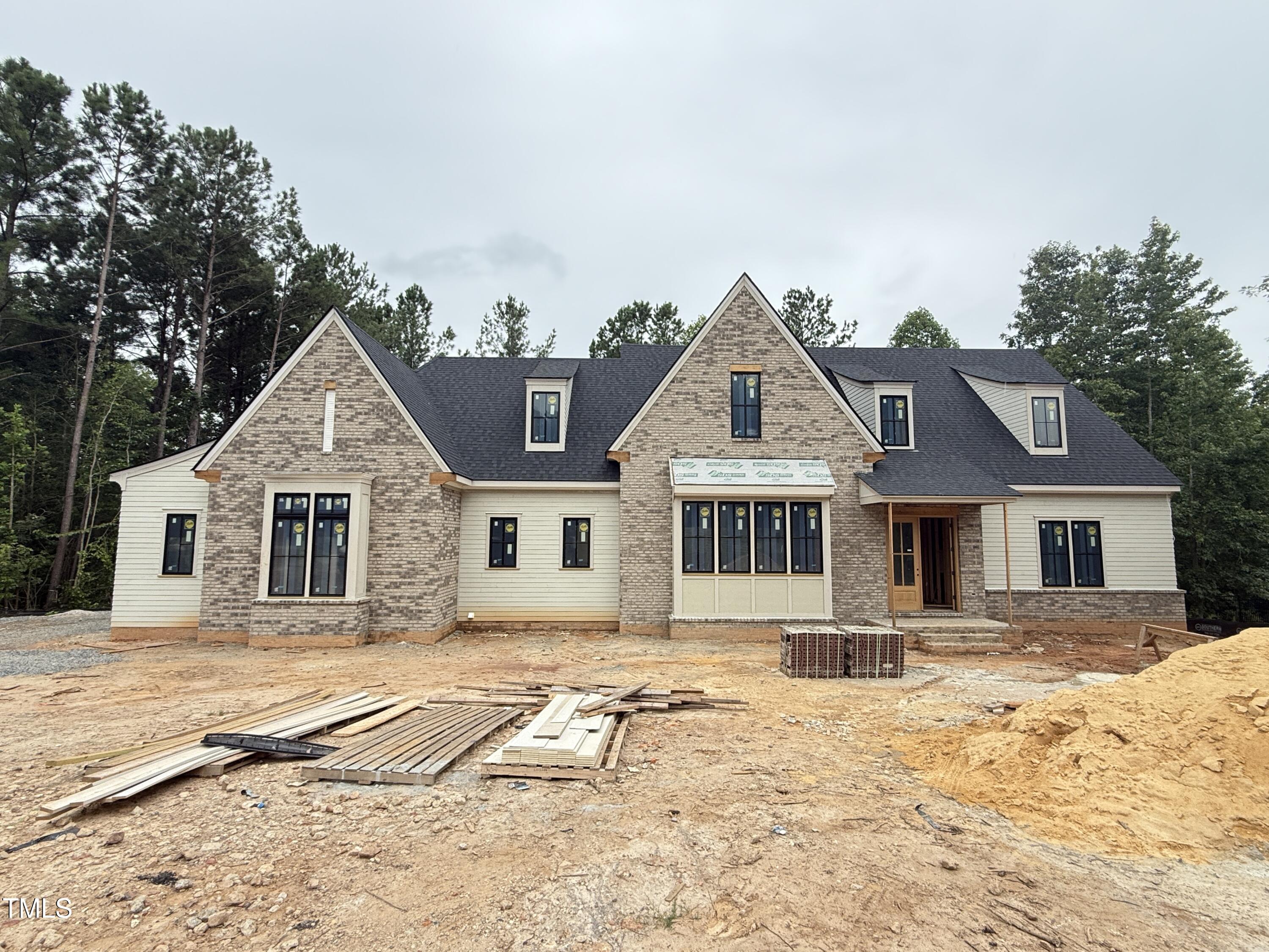 1513 Rock Dove Way