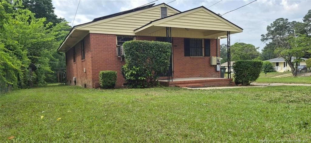 909 Rochester Drive