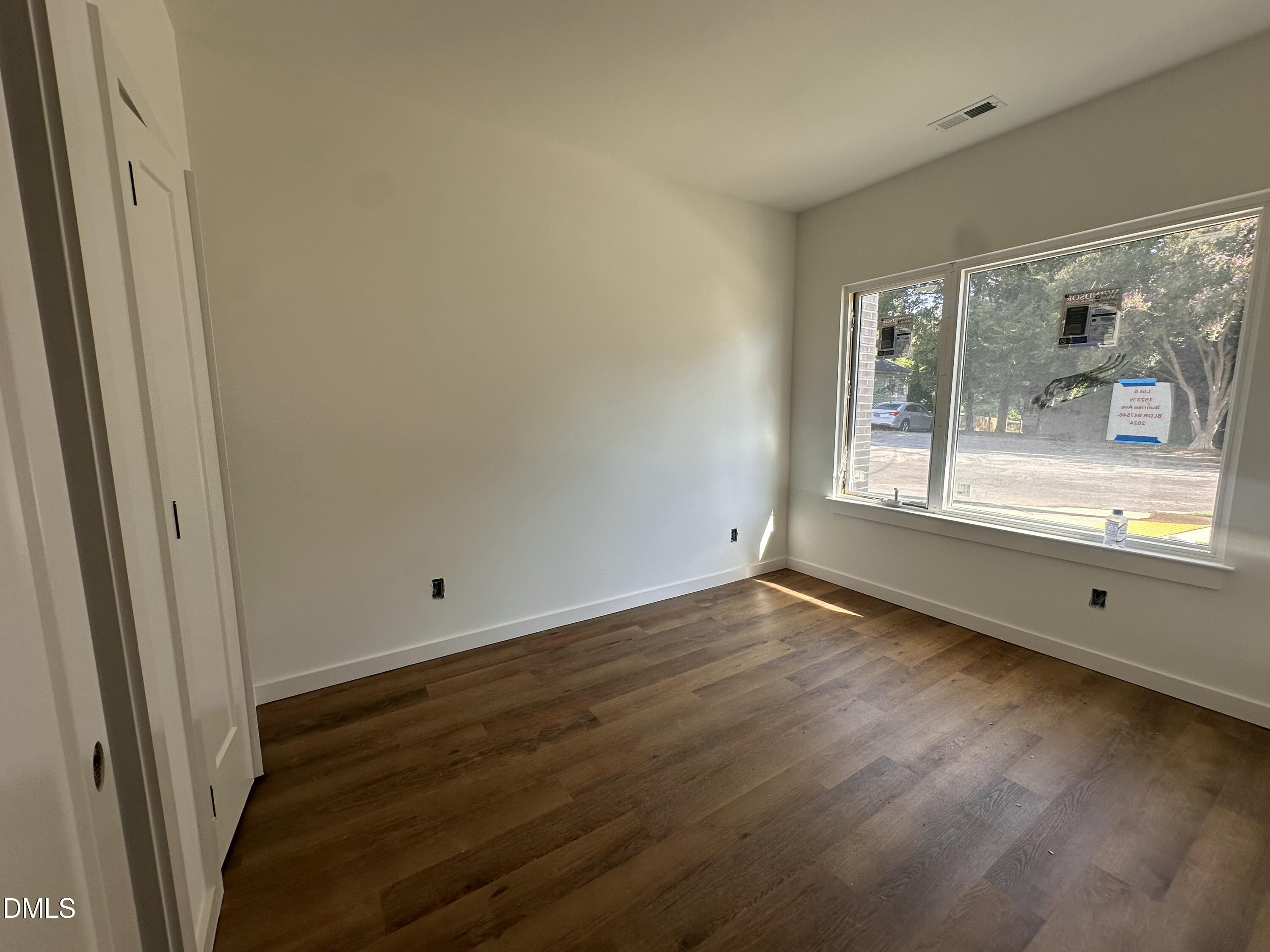 1523 1/2 Sunrise Avenue