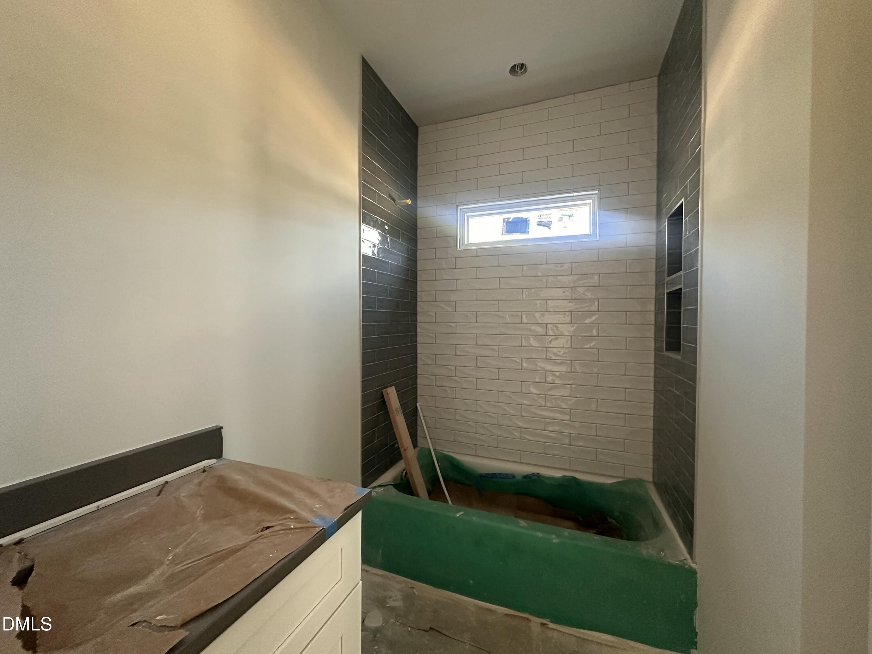 1523 1/2 Sunrise Avenue