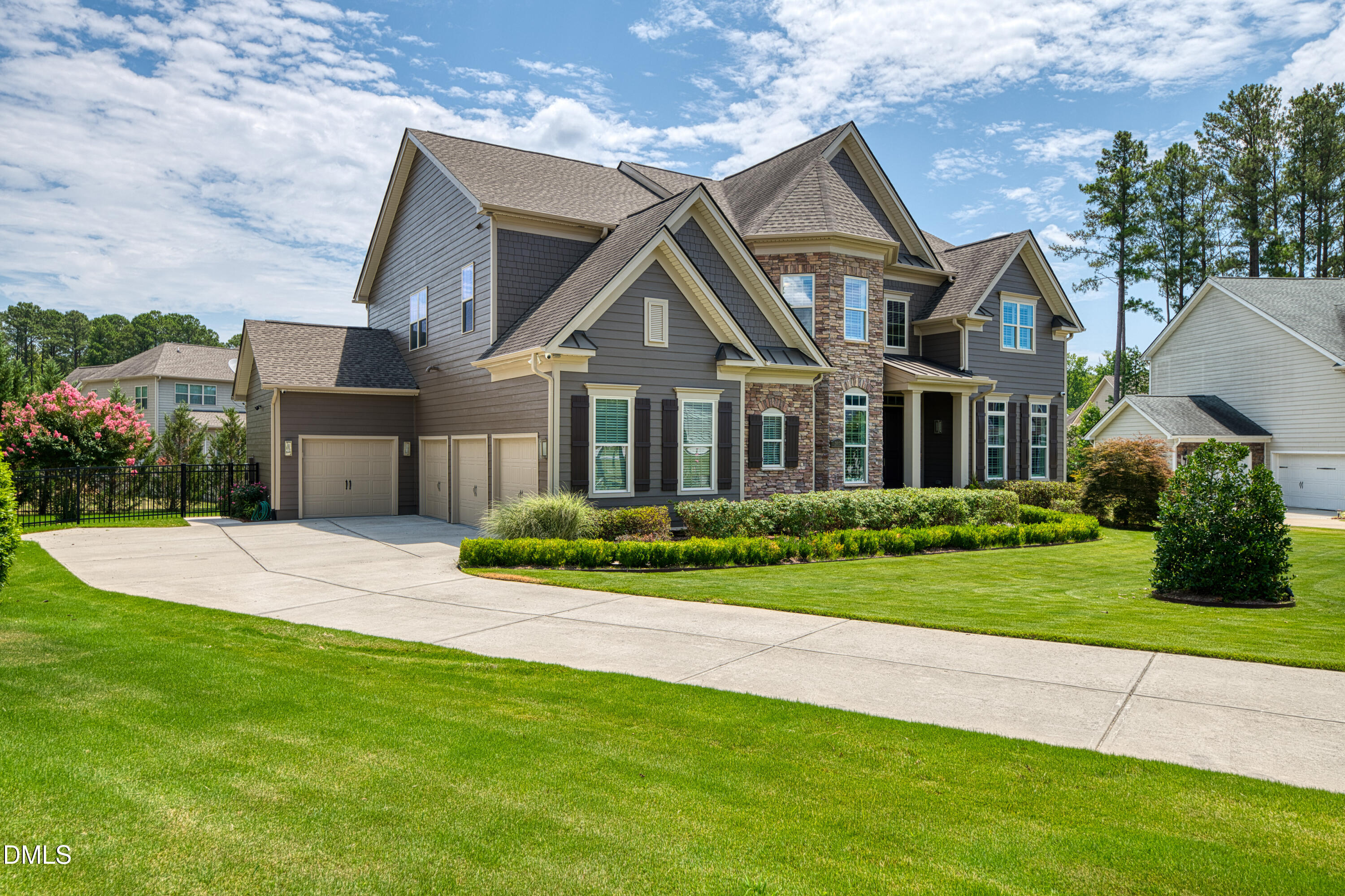 2817 Flora Oaks Way