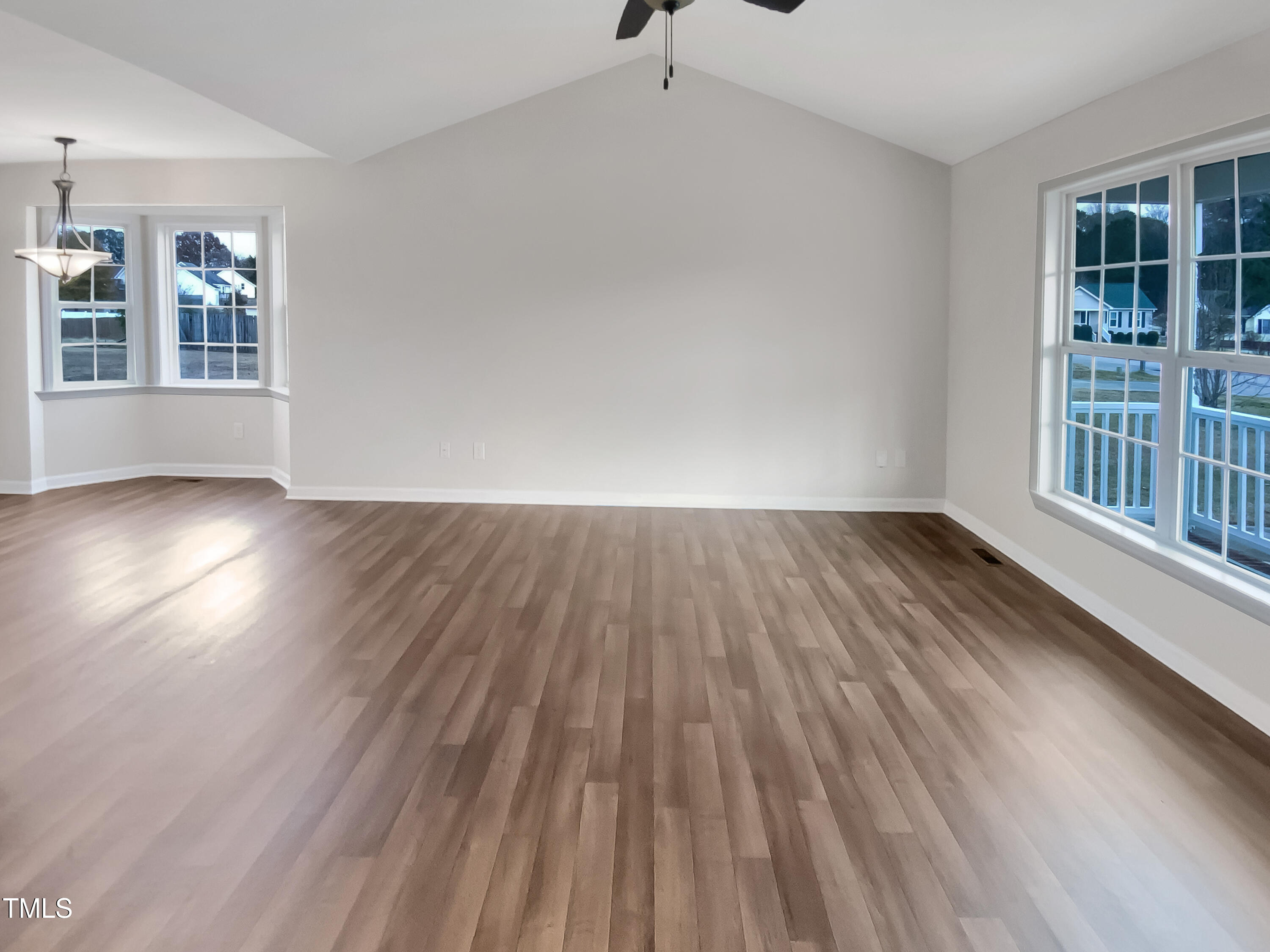 2042 Compacta Drive