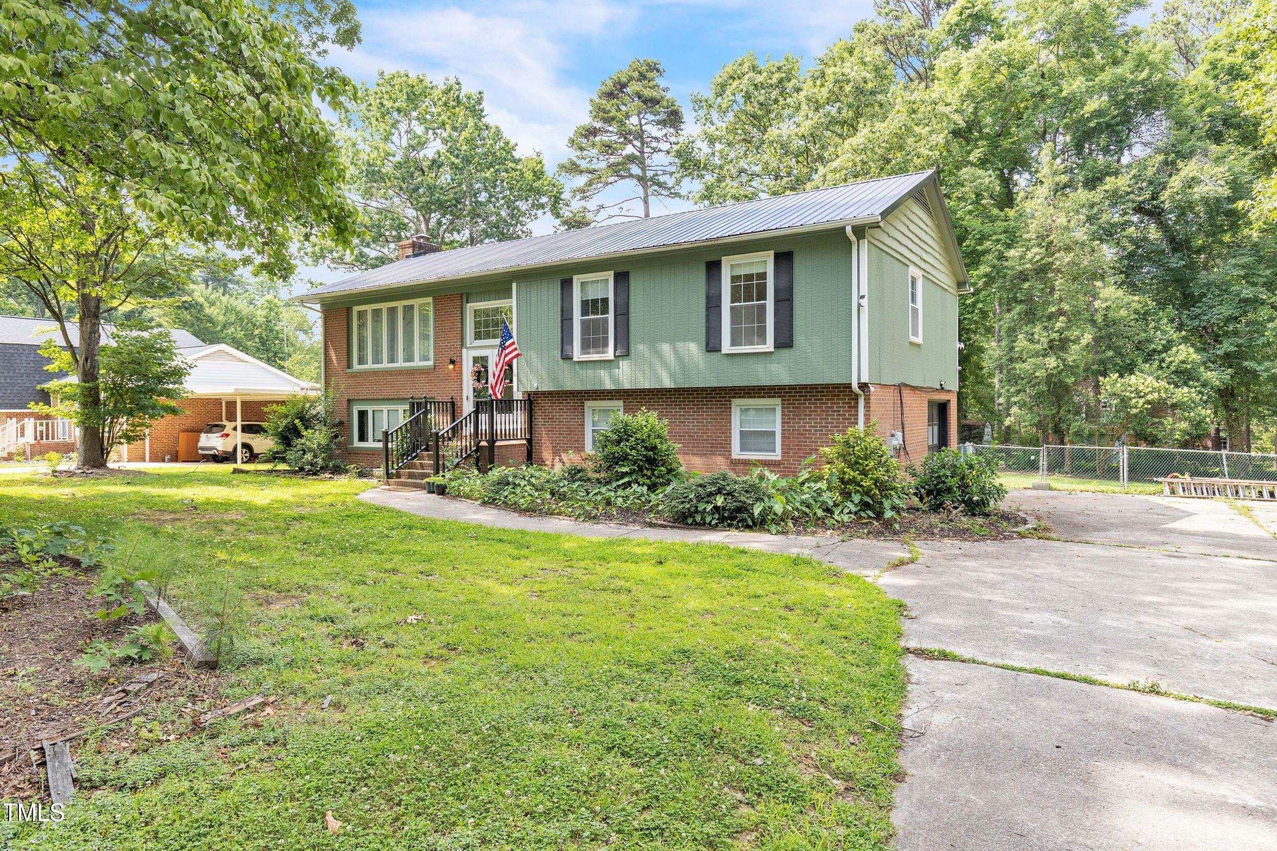 2712 Pebblebrook Drive