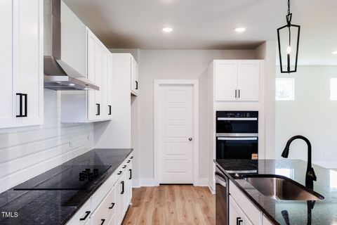 207 Golfview Avenue Benson NC 27504