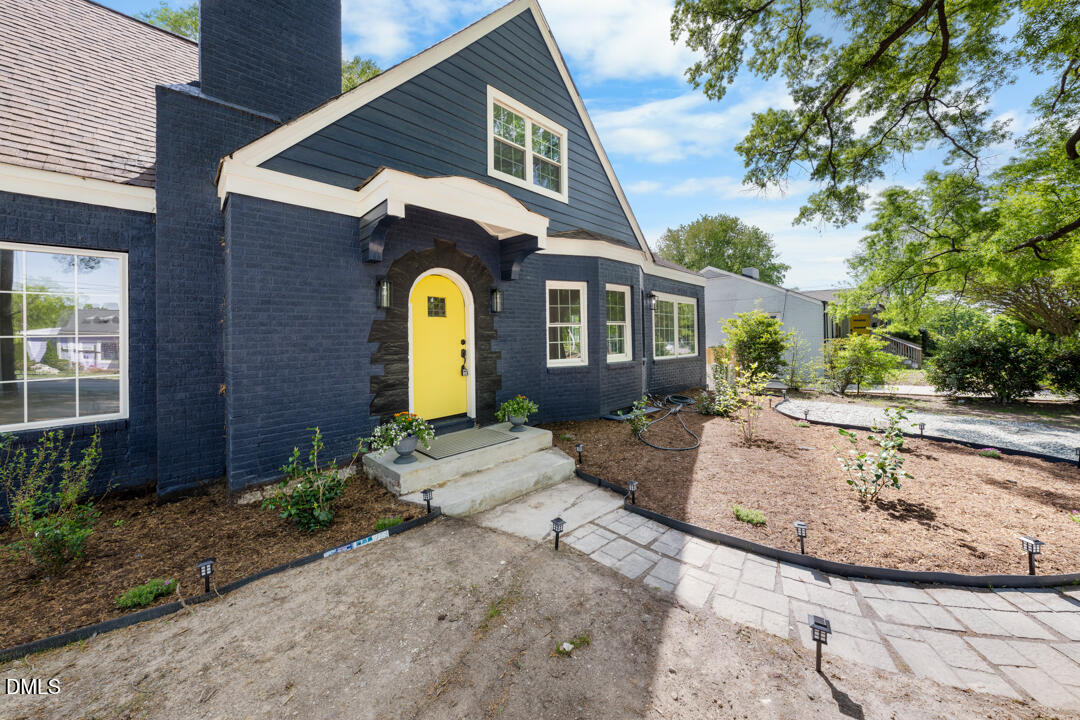 2526 N Roxboro Street