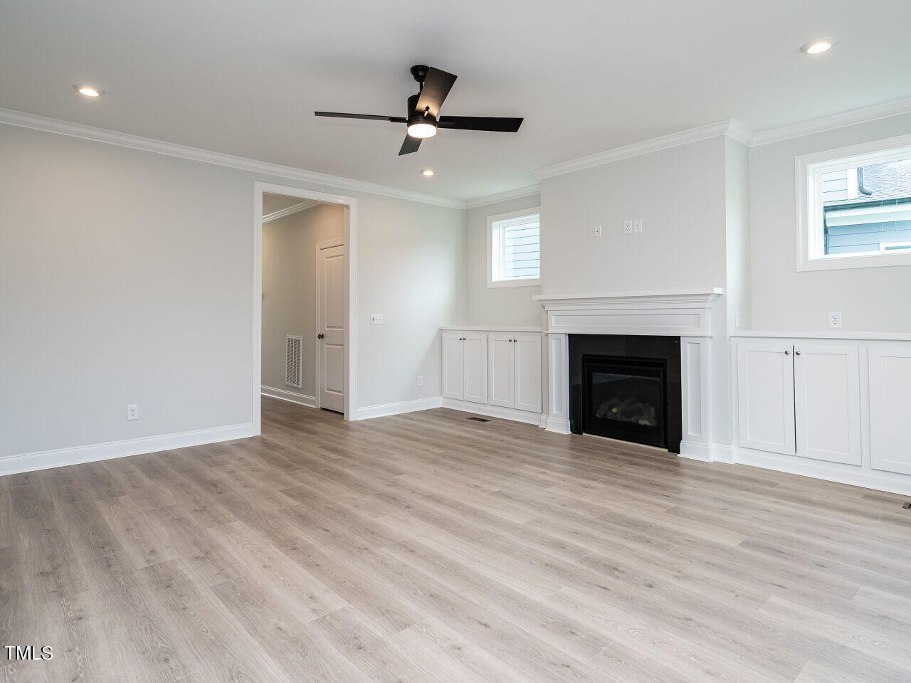 1812 Bright Lantern Way