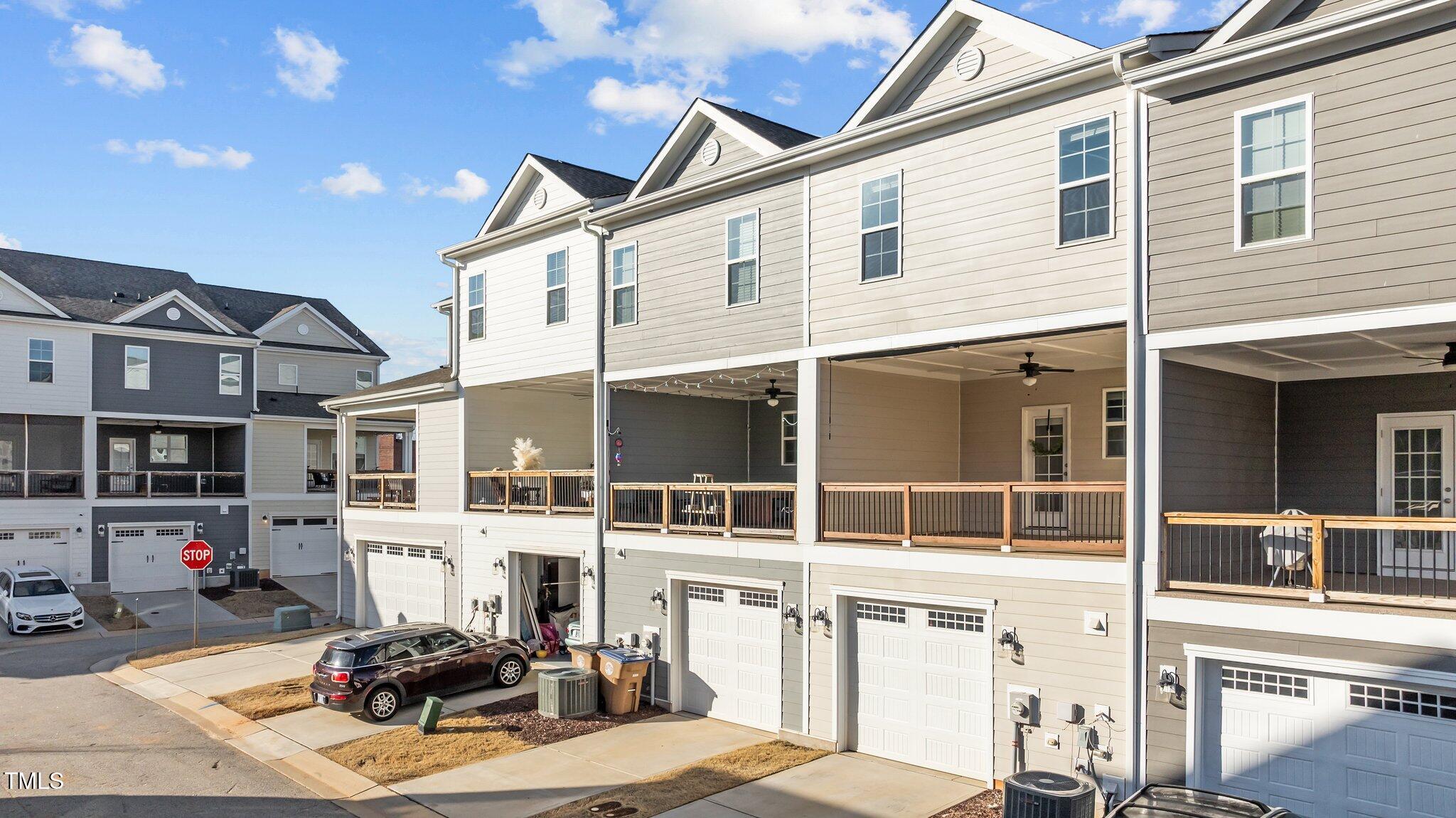 978 Gateway Commons Circle