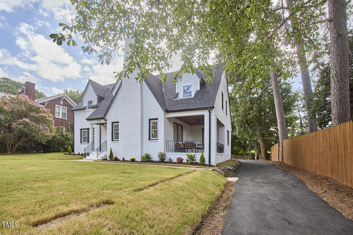 2515 W Club Boulevard