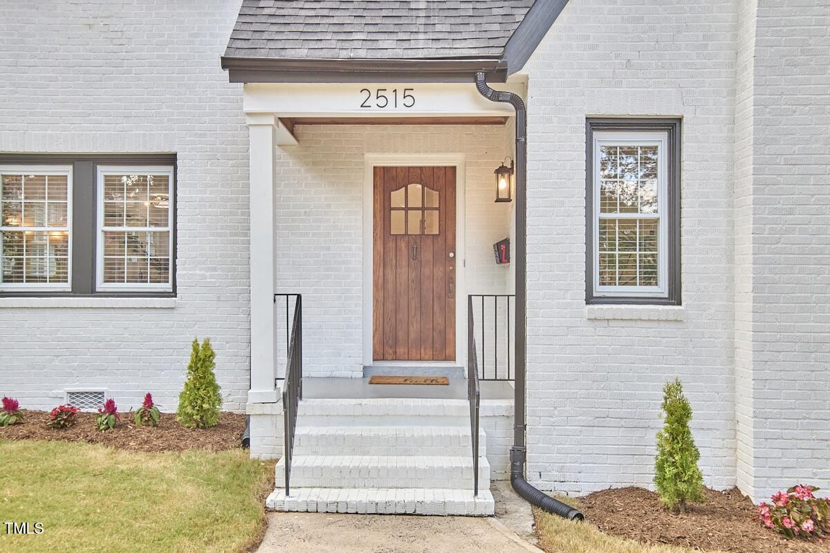 2515 W Club Boulevard