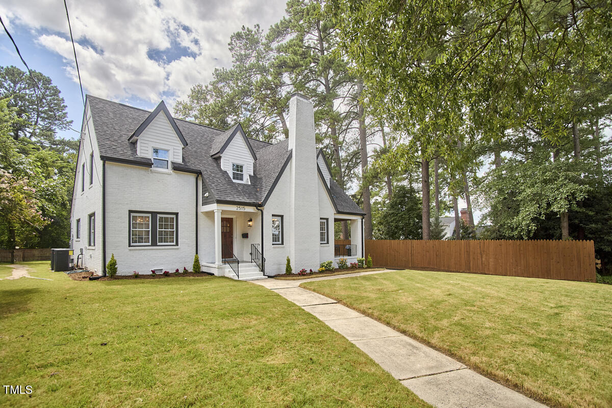 2515 W Club Boulevard