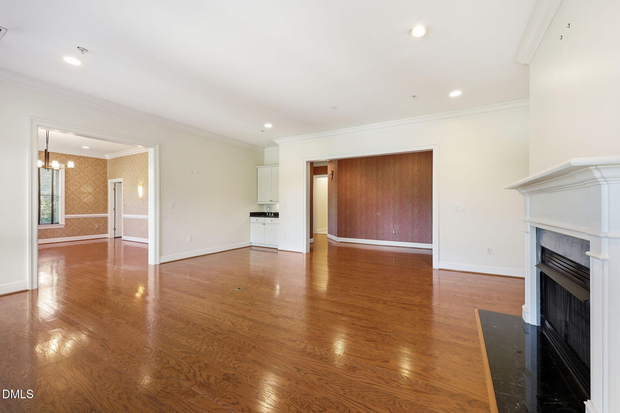 2801 Glenwood Gardens Lane 303