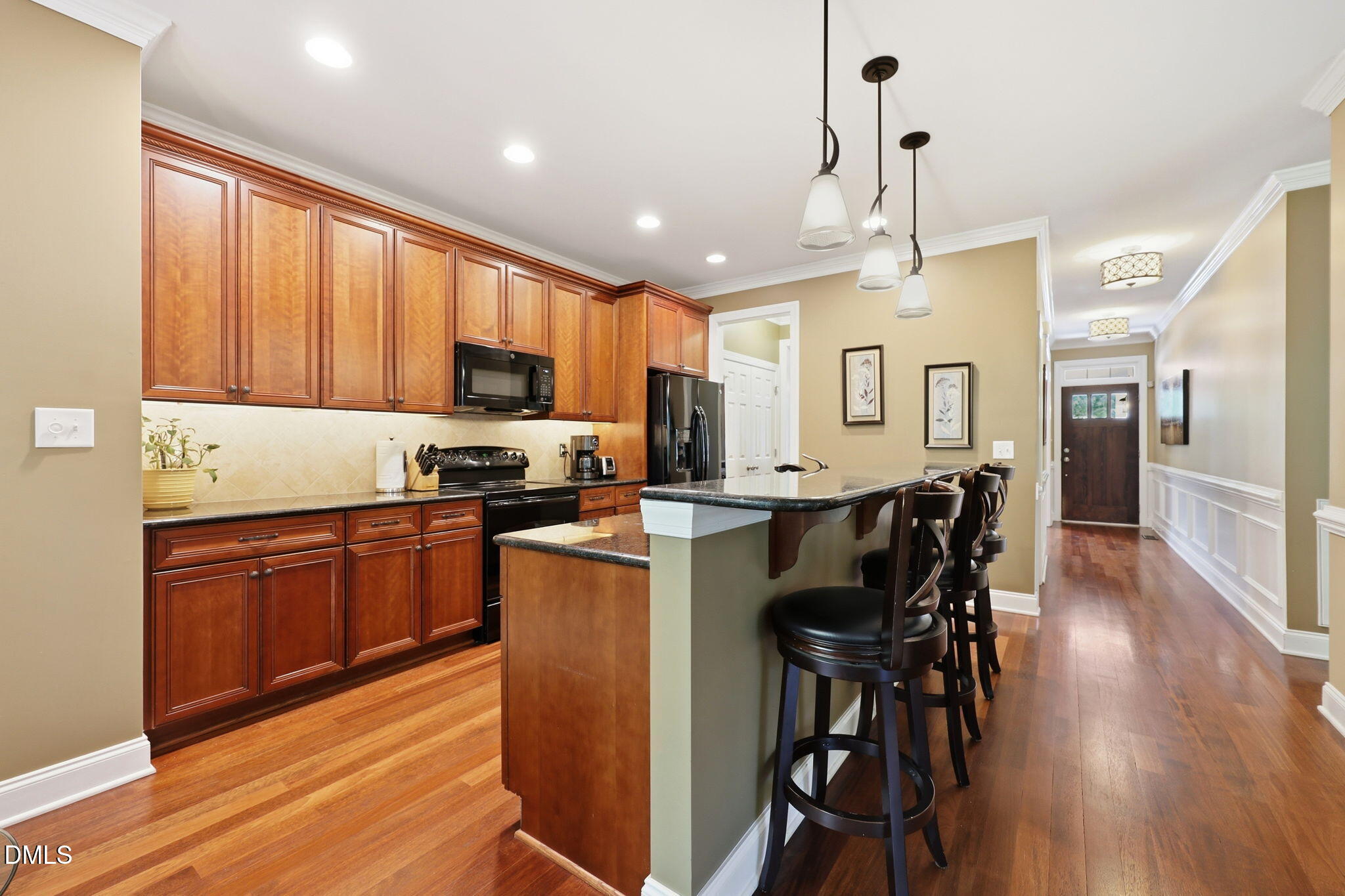616 Lake Artesia Lane
