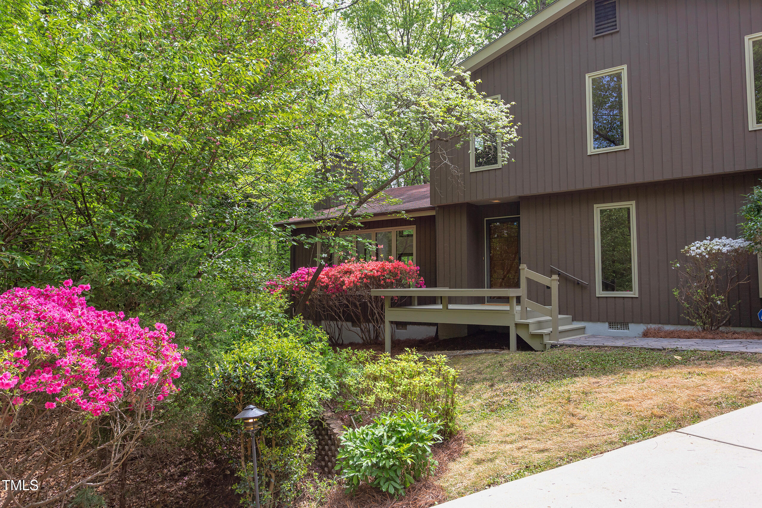 635 Kensington Drive