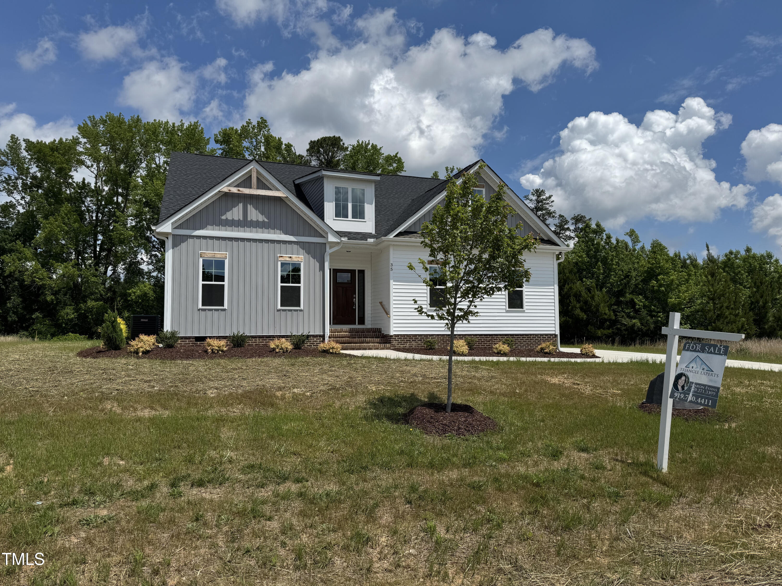 35 Uptown Road