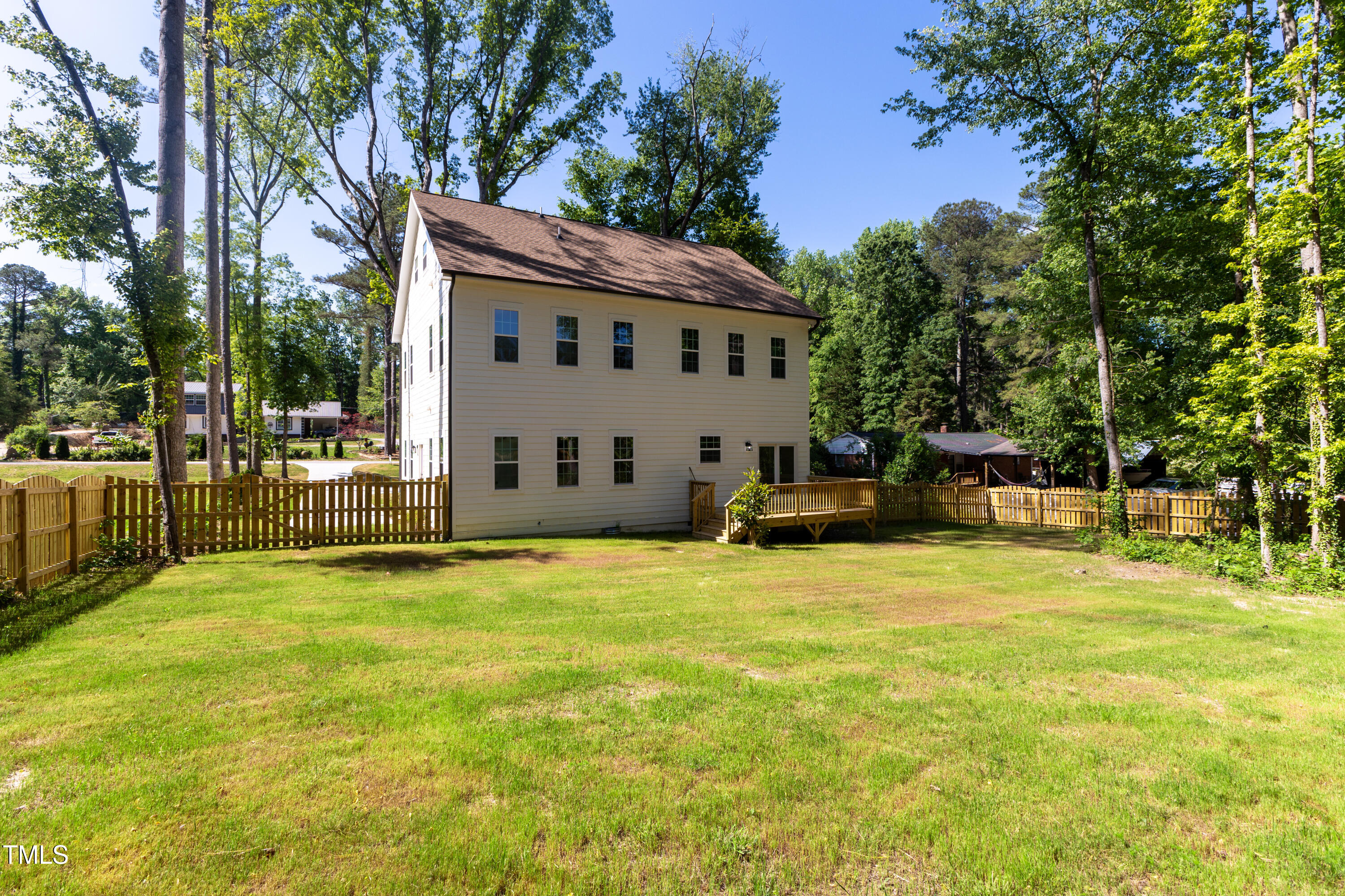 612 Lakeview Drive