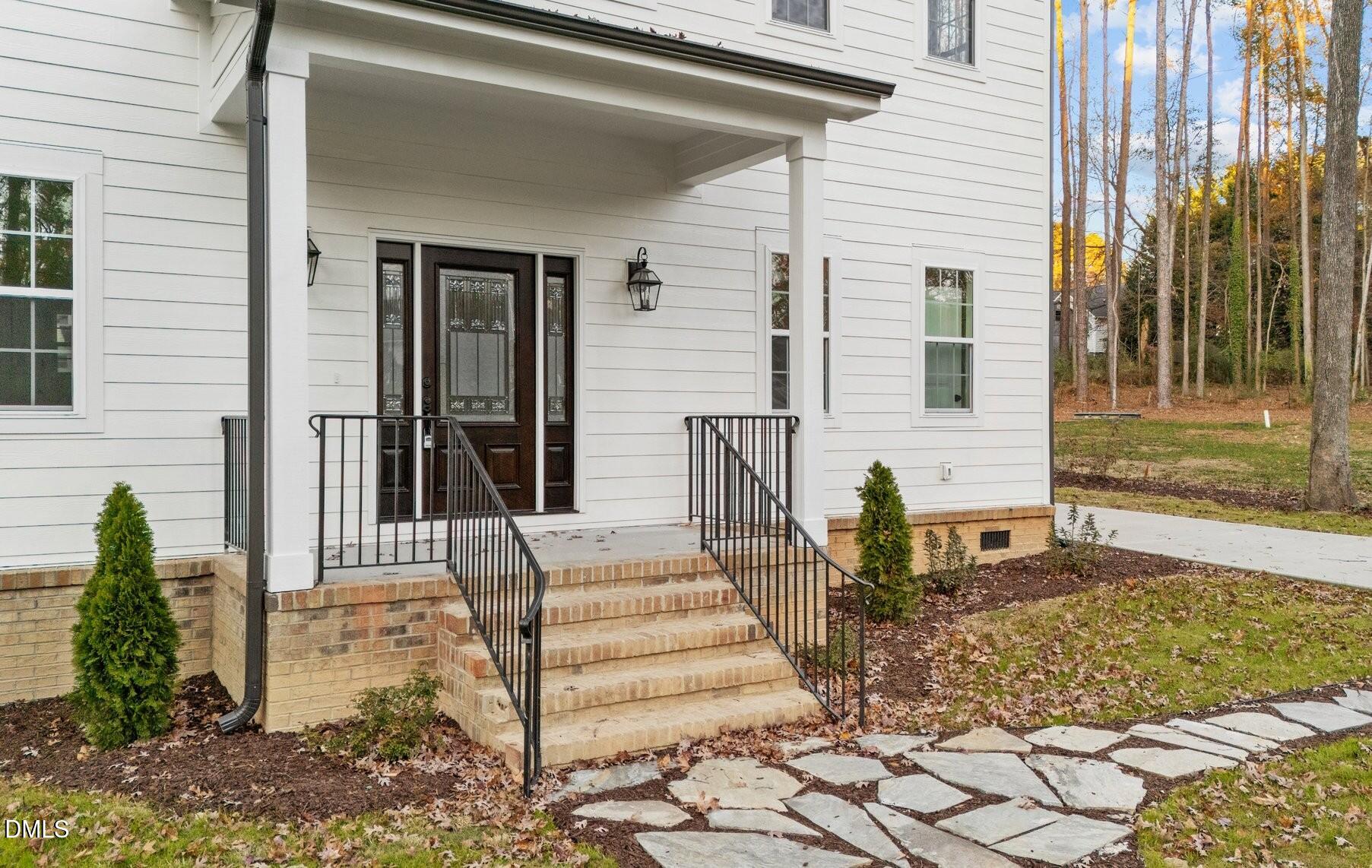 612 Lakeview Drive