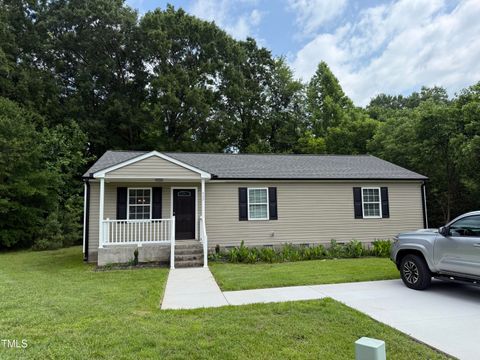 427 Elm Court Burlington NC 27217