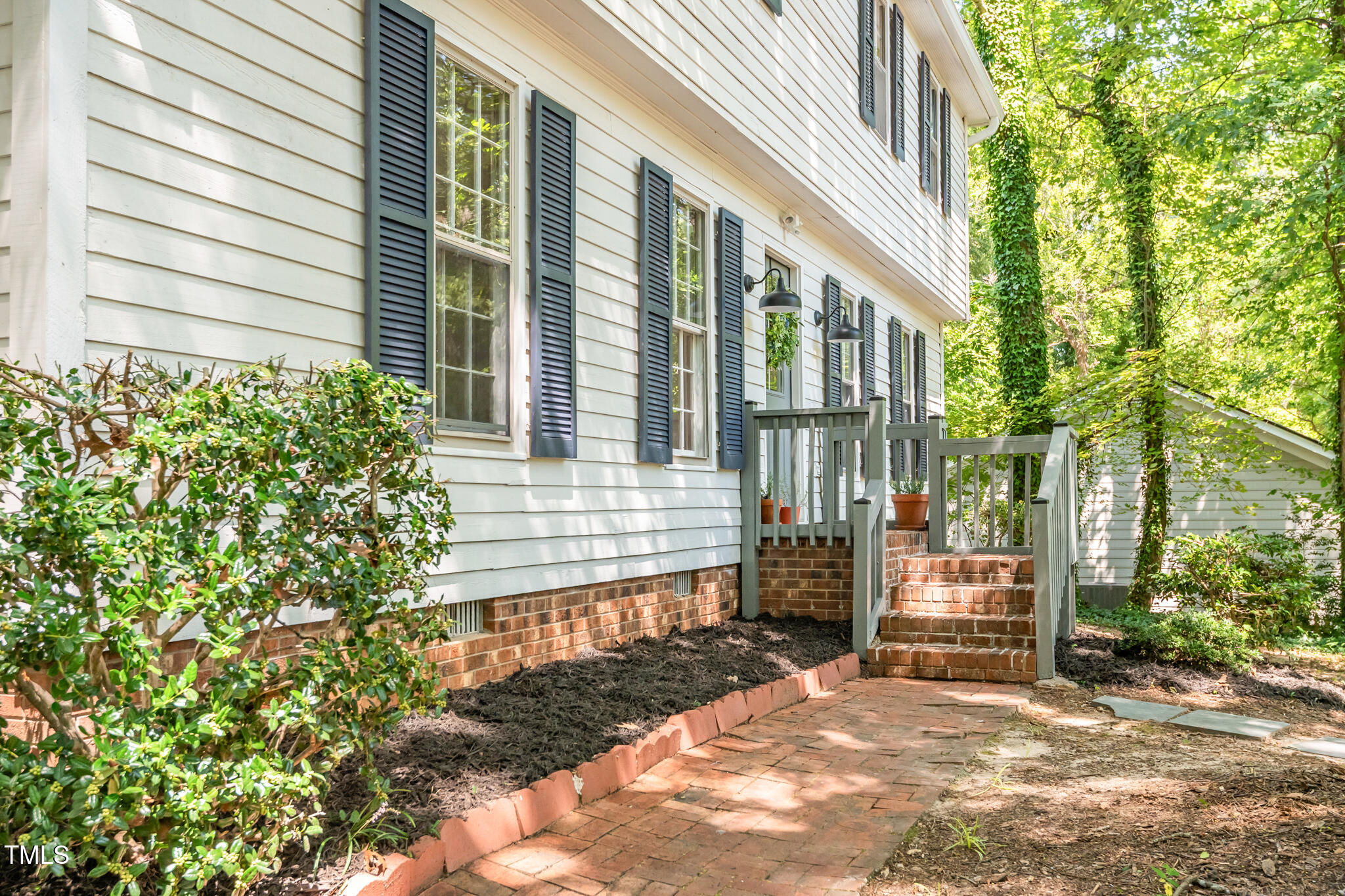 6709 Winding Trail