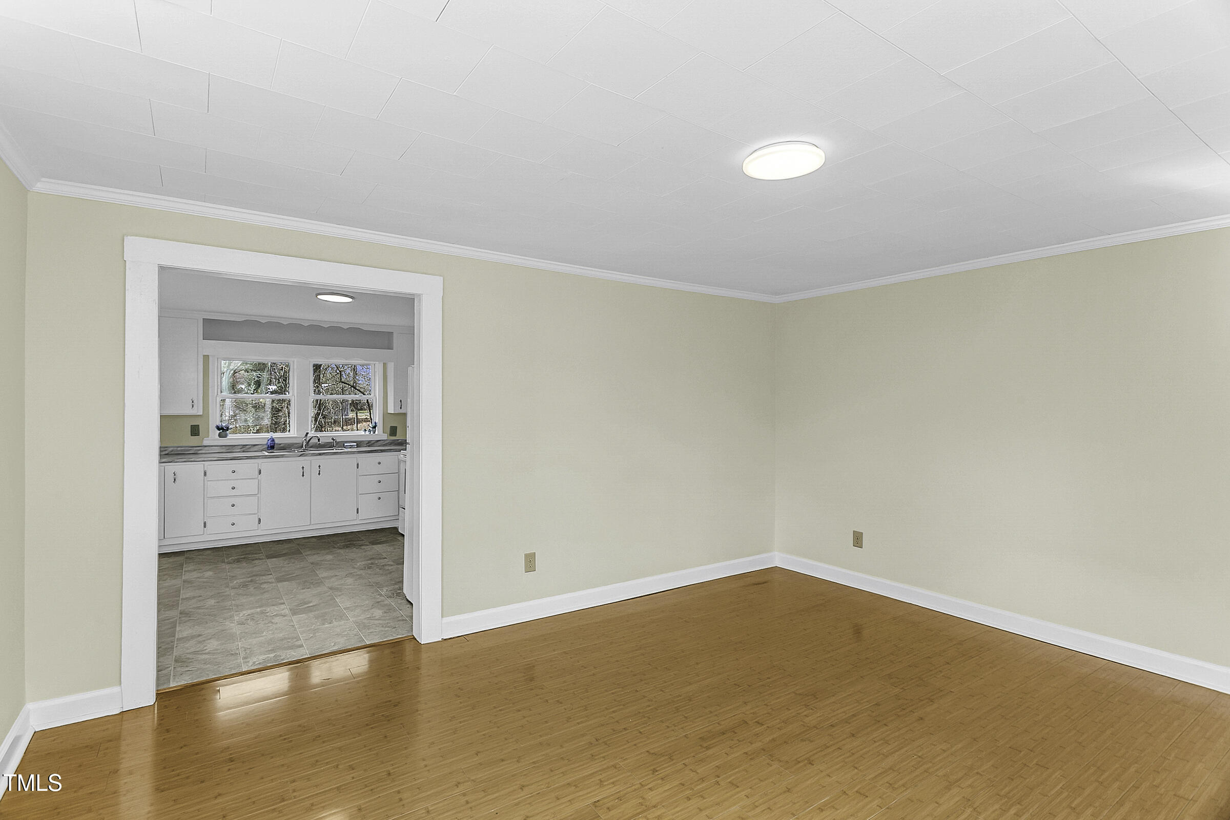 510 Short Street W