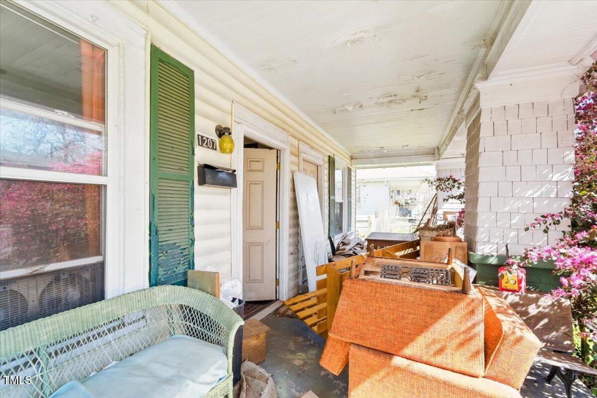 1207 Wall Street