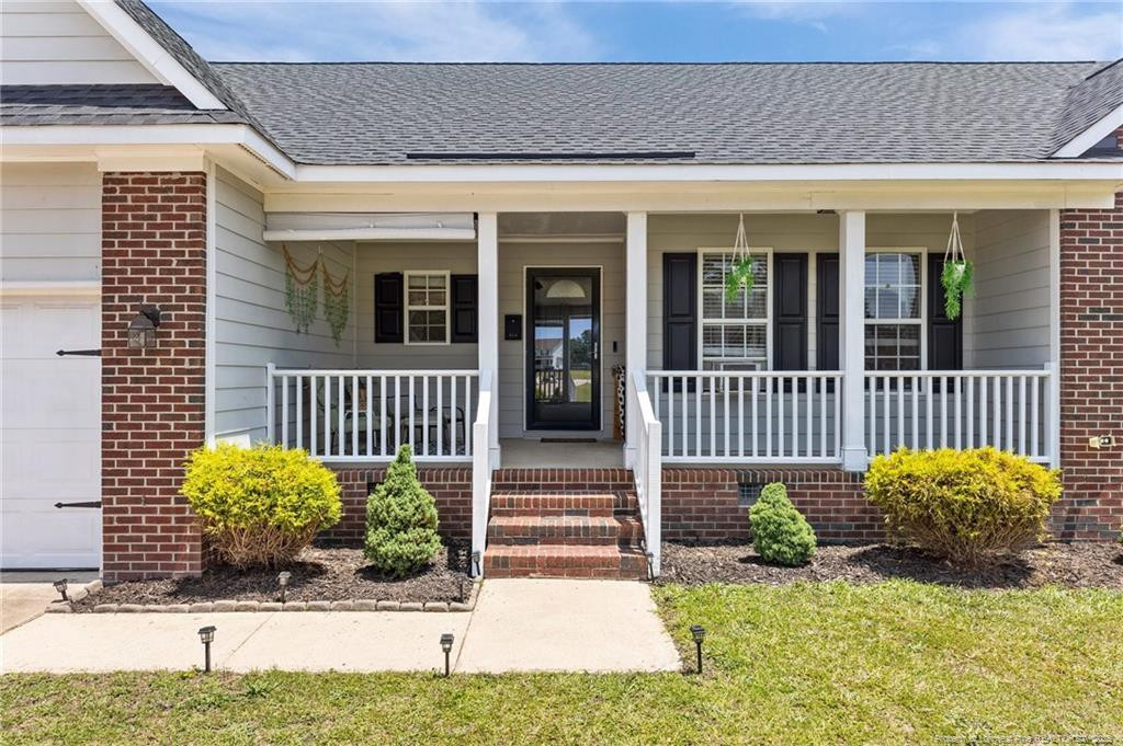 120 Blue Water Drive