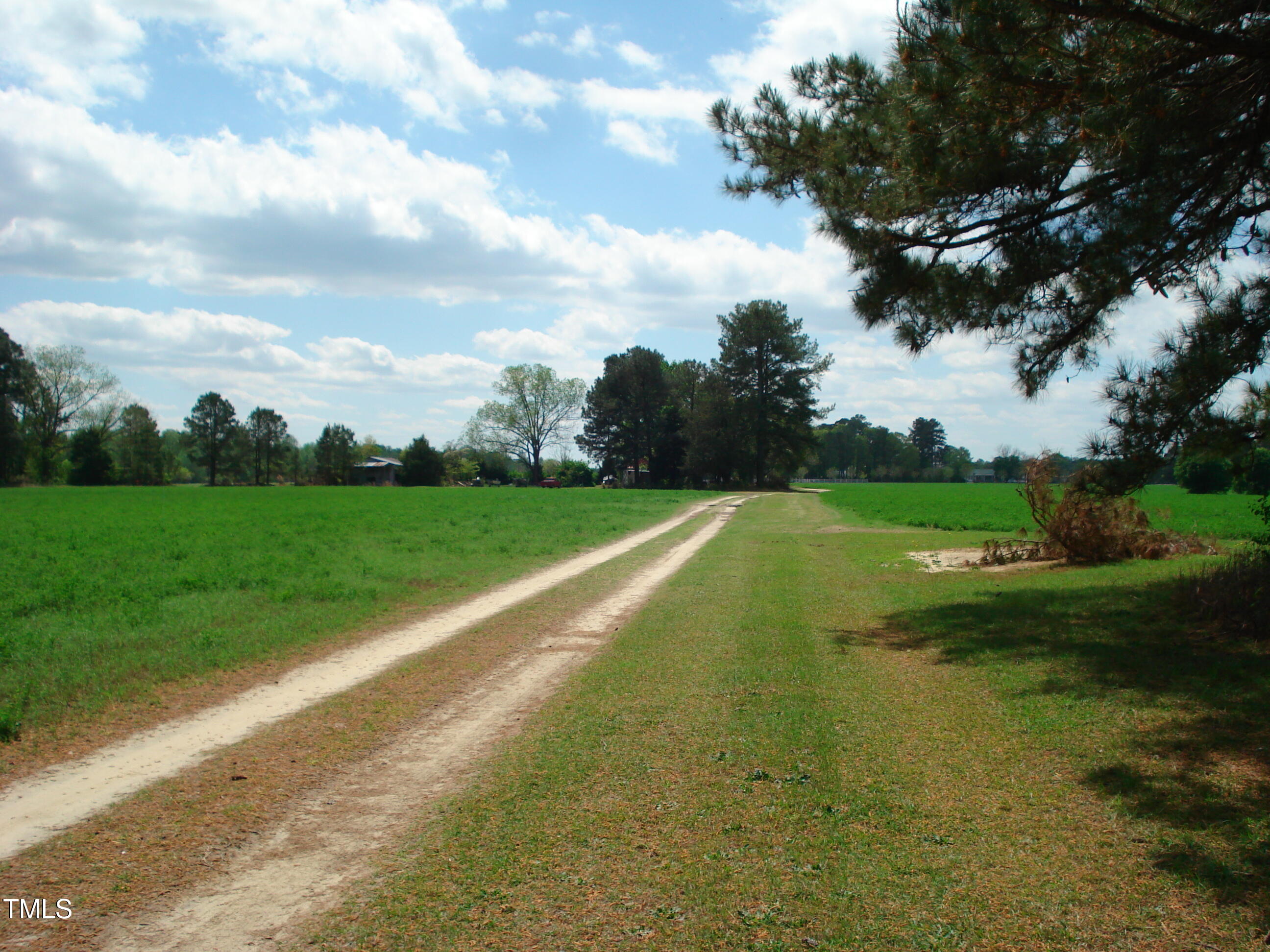 1471 Aquilla Road